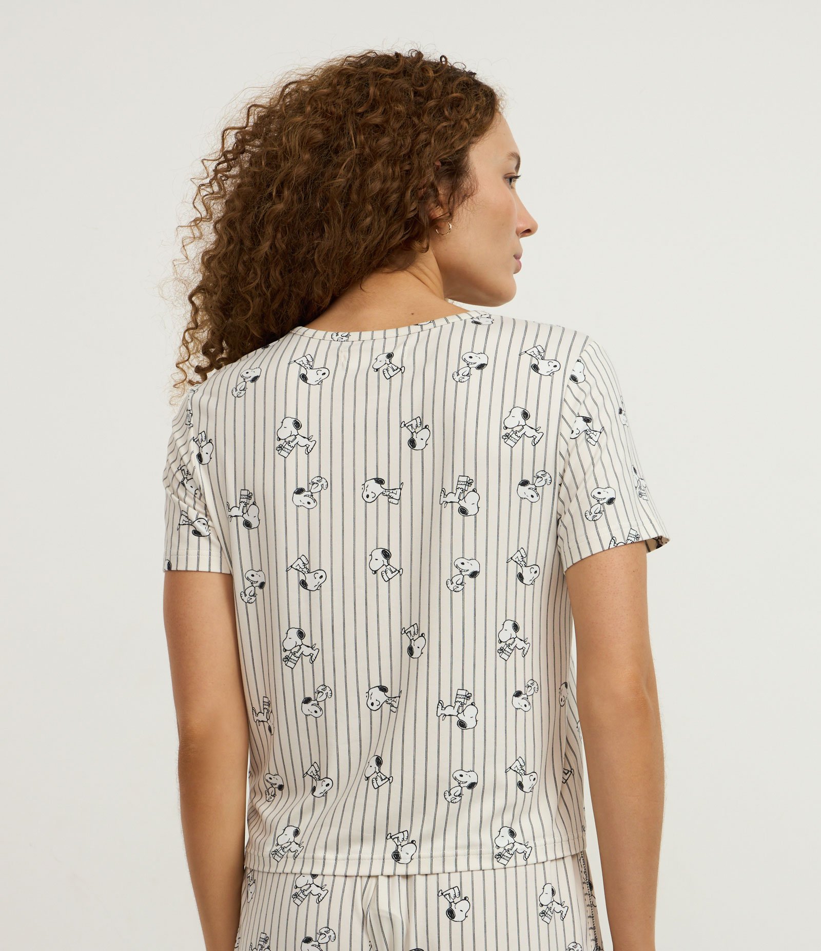 Blusa De Pijama Com Estampa Snoopy e Listradas Off White 4