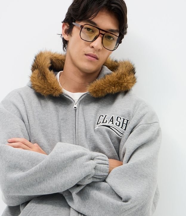 Blusão Aberto com Zíper e Lettering