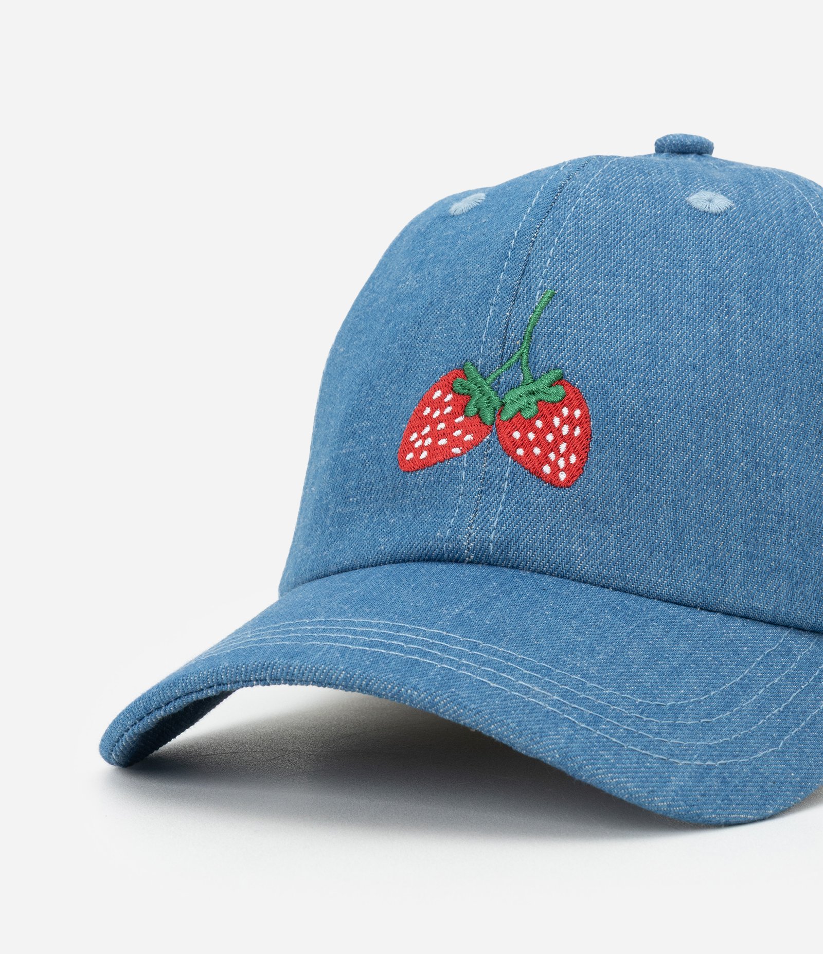 Boné Aba Curva em Jeans com Bordado de Moranguinho Curve & Plus Size Azul 4