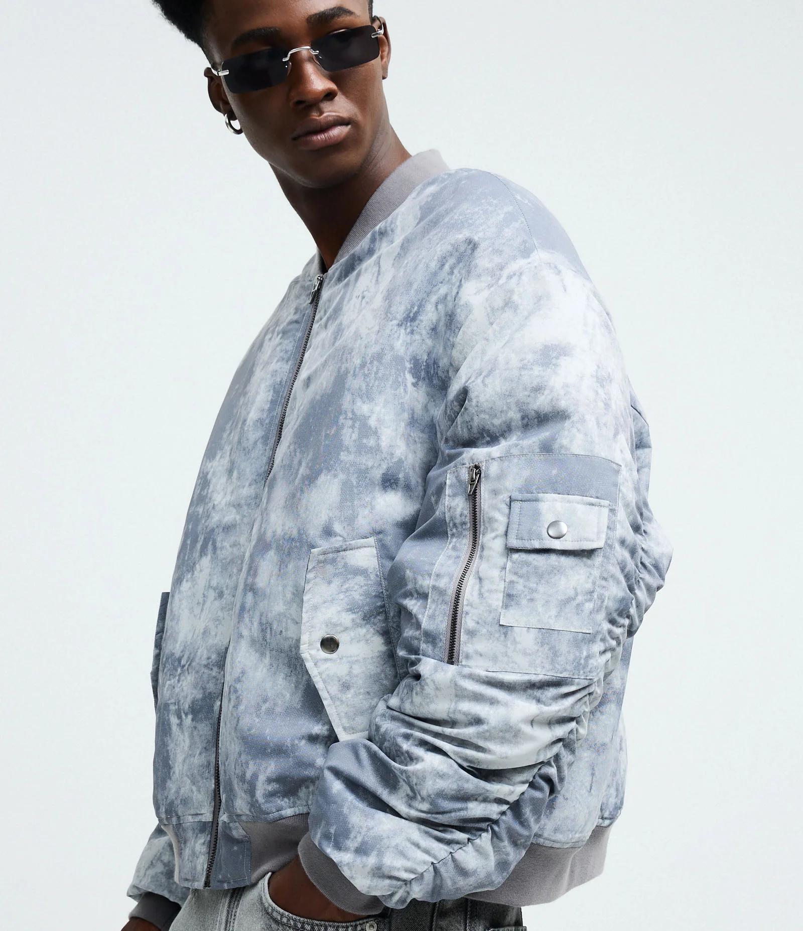 Jaqueta Bomber em Microfibra com Estampa Marmorizado Cinza 4