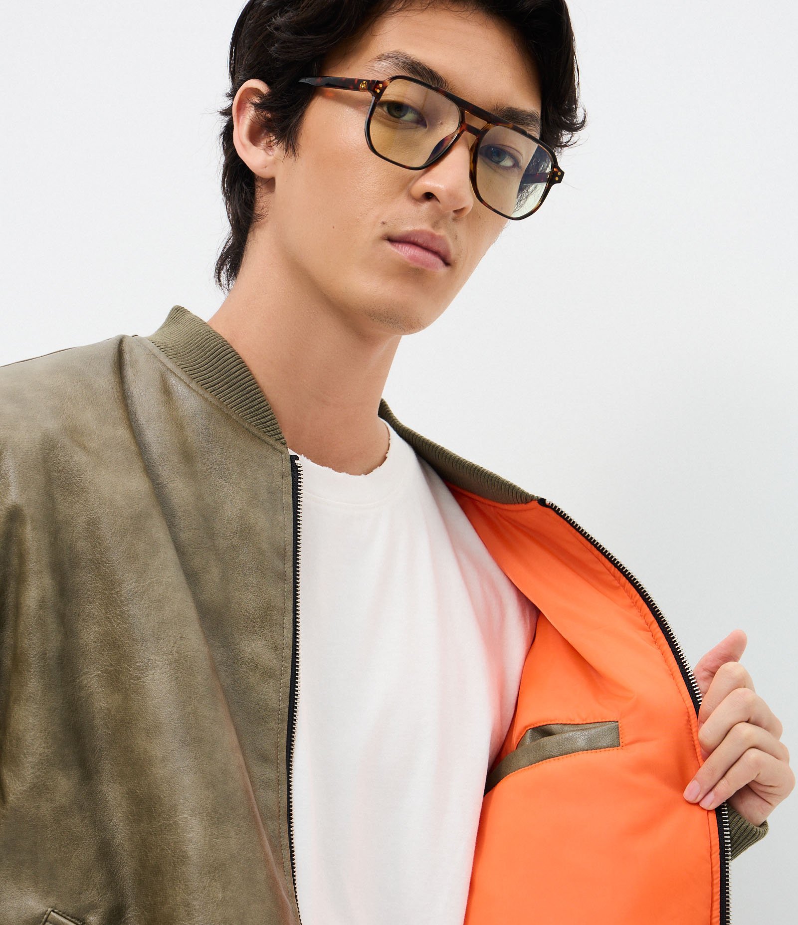 Jaqueta Bomber em PU com Zíper e Bolsos Cinza 4