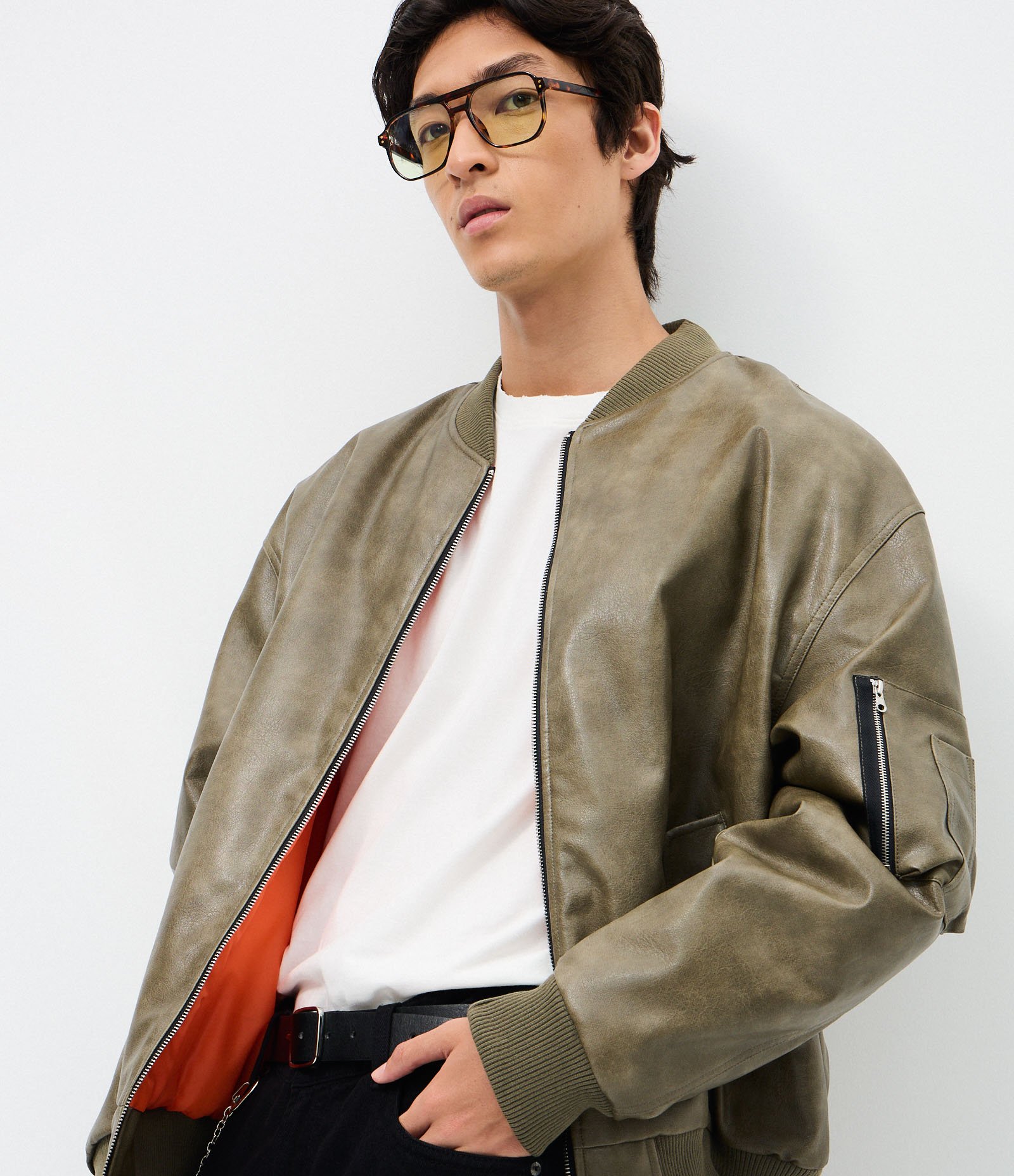 Jaqueta Bomber em PU com Zíper e Bolsos Cinza 5