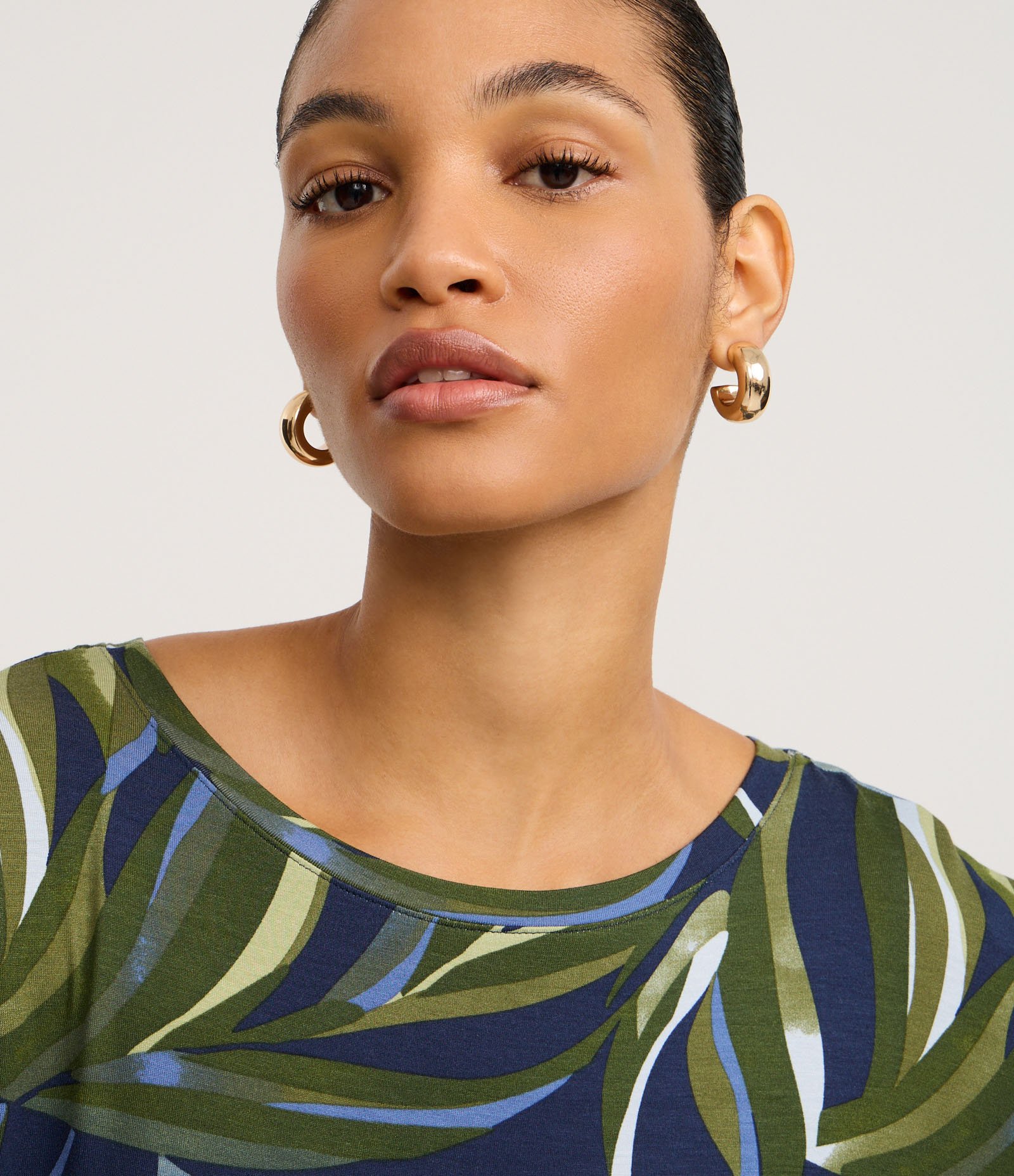 Vestido Reto Midi em Viscolycra com Estampa Folhagem Azul Escuro/Verde 3