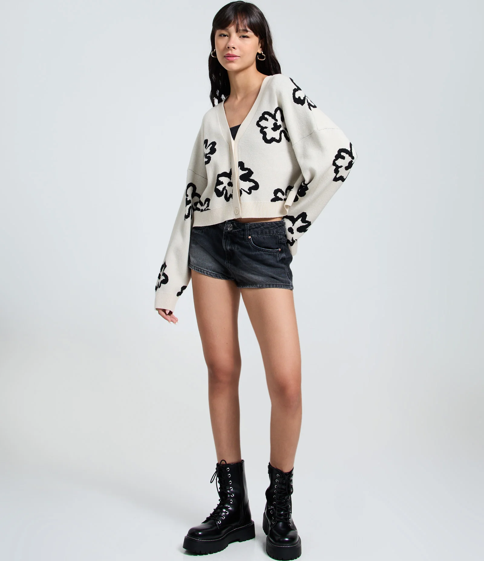 Cardigan em Jacquard com Botões e Flores Bege Claro 2