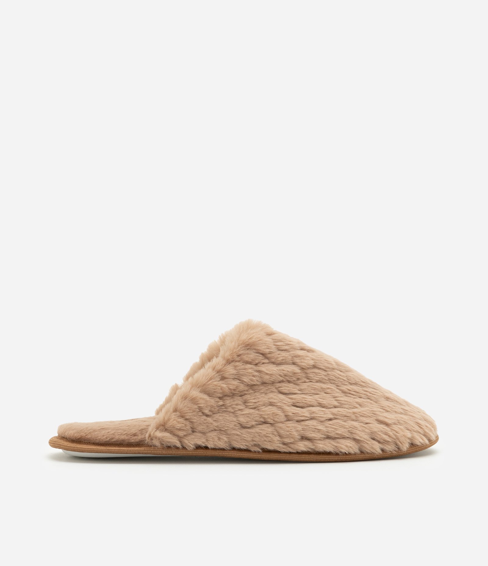 Pantufa Fechada com Pelinhos em Escamas Marrom 2