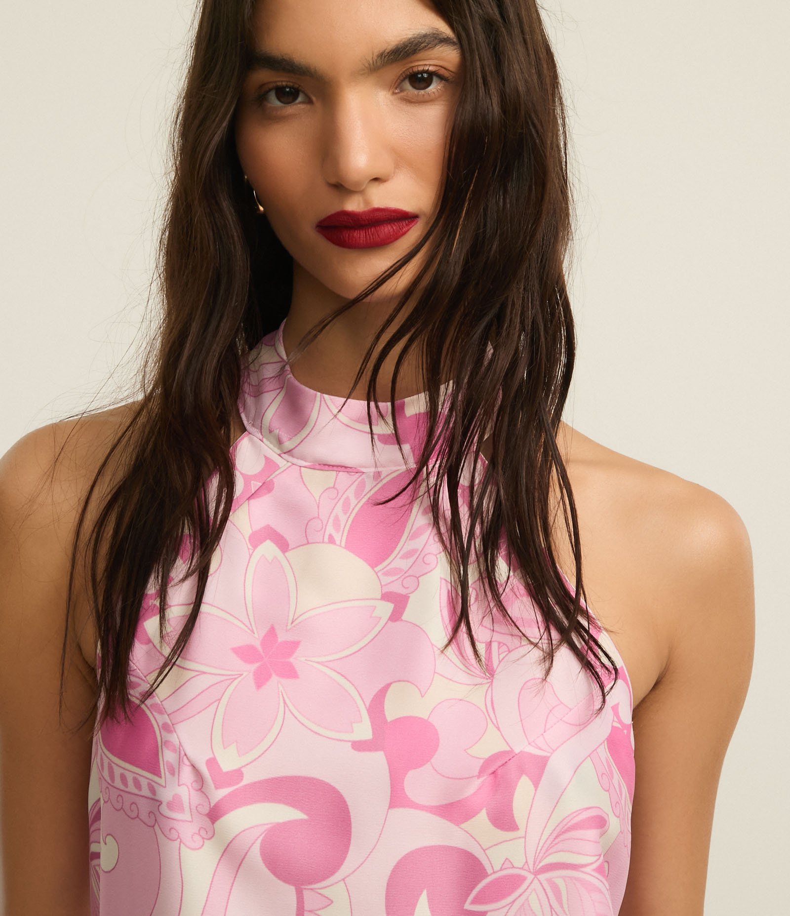 Vestido Midi Frente Única em Cetim com Estampa Floral Paisley Rosa/Branco 3