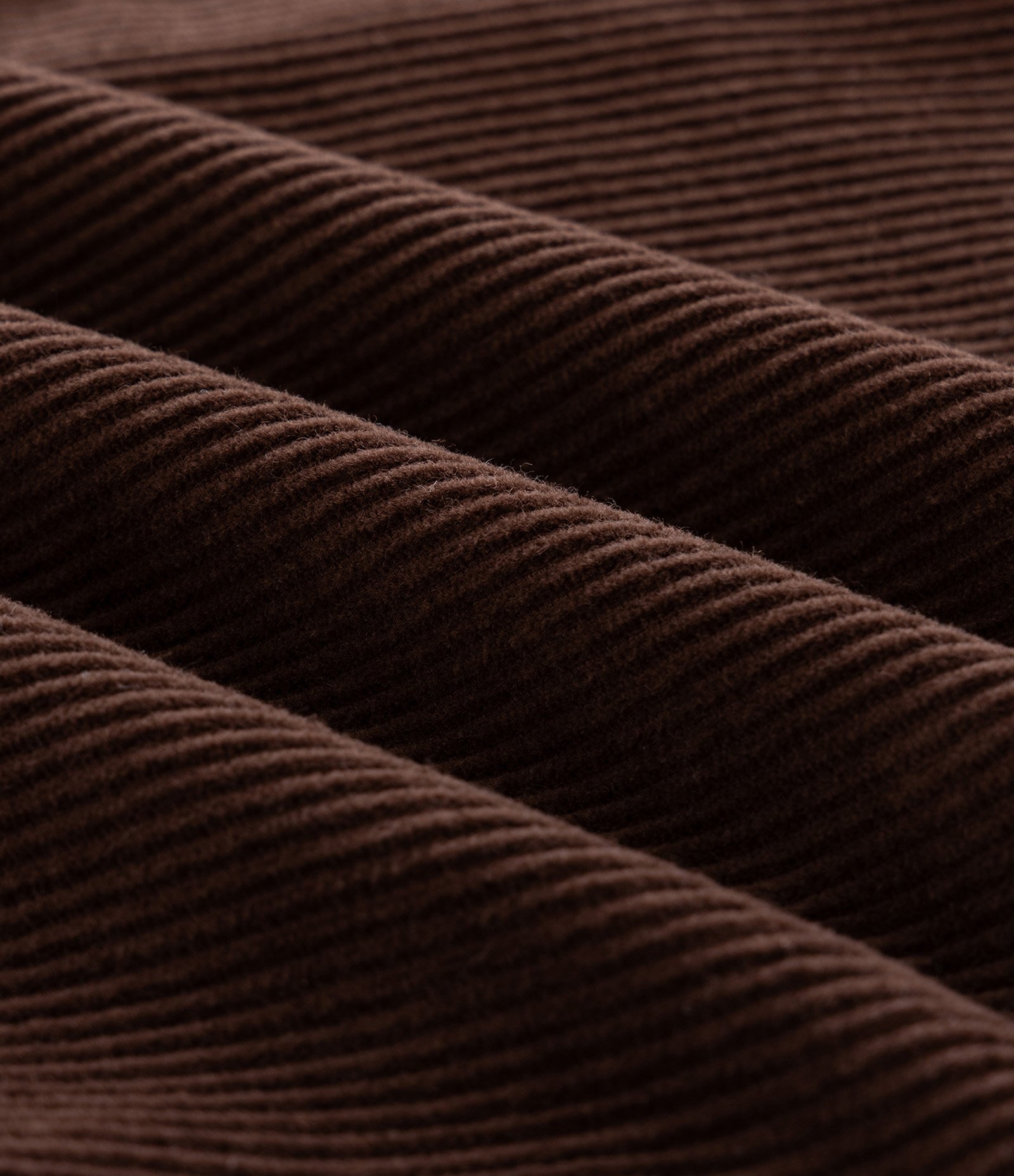 Camisa em Veludo com Bolso no Peito e Abotoamento Marrom Escuro 7