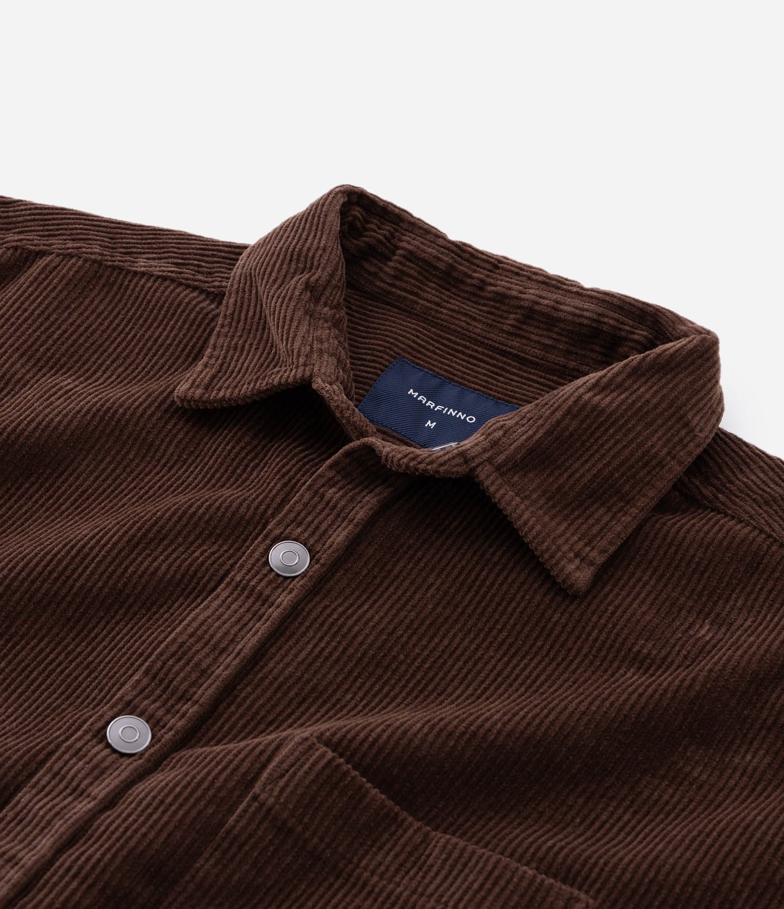 Camisa em Veludo com Bolso no Peito e Abotoamento Marrom Escuro 9