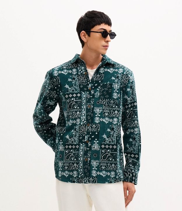 Camisa em Veludo com Botões e Estampa Paisley