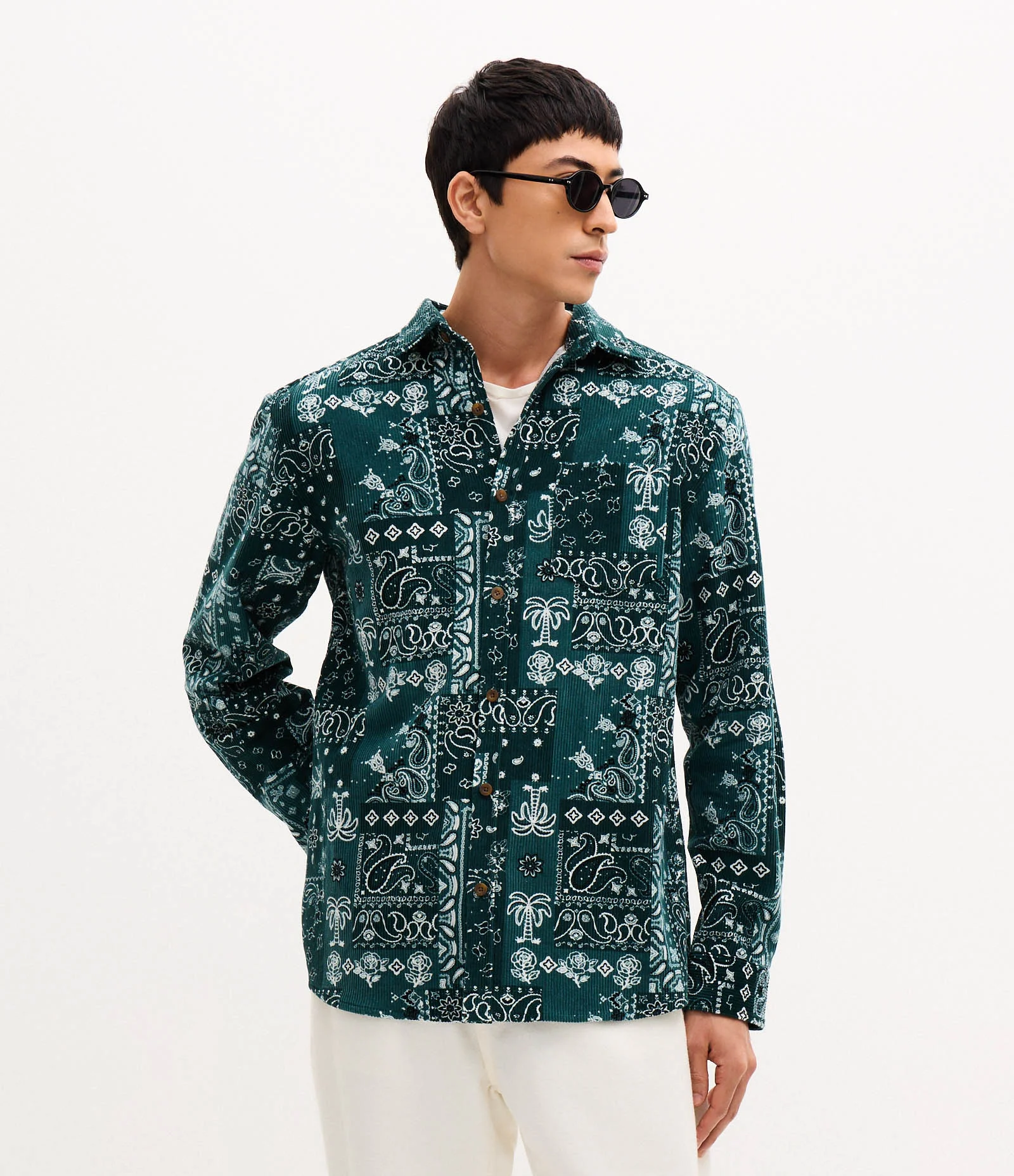 Camisa em Veludo com Botões e Estampa Paisley Verde 1