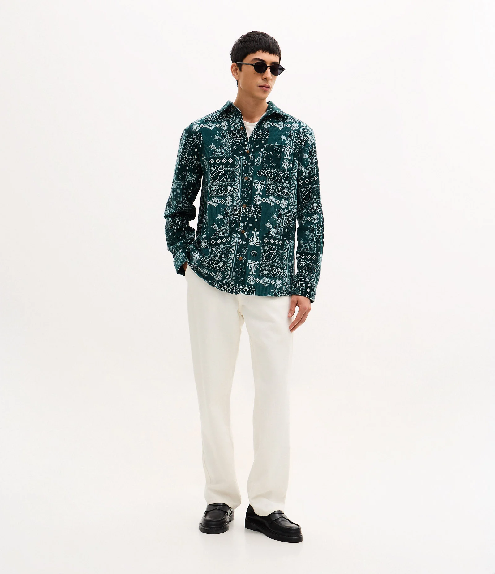 Camisa em Veludo com Botões e Estampa Paisley Verde 2