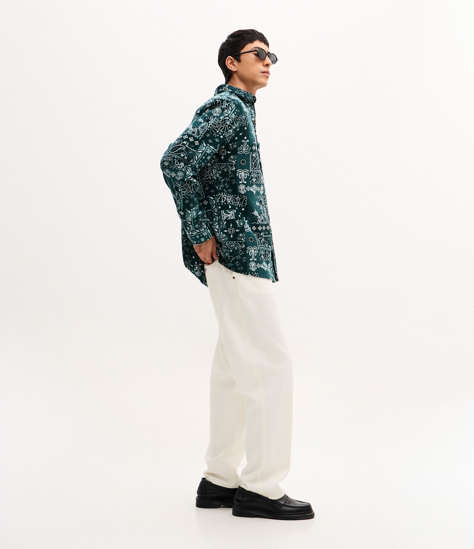 Camisa em Veludo com Botões e Estampa Paisley Verde 4