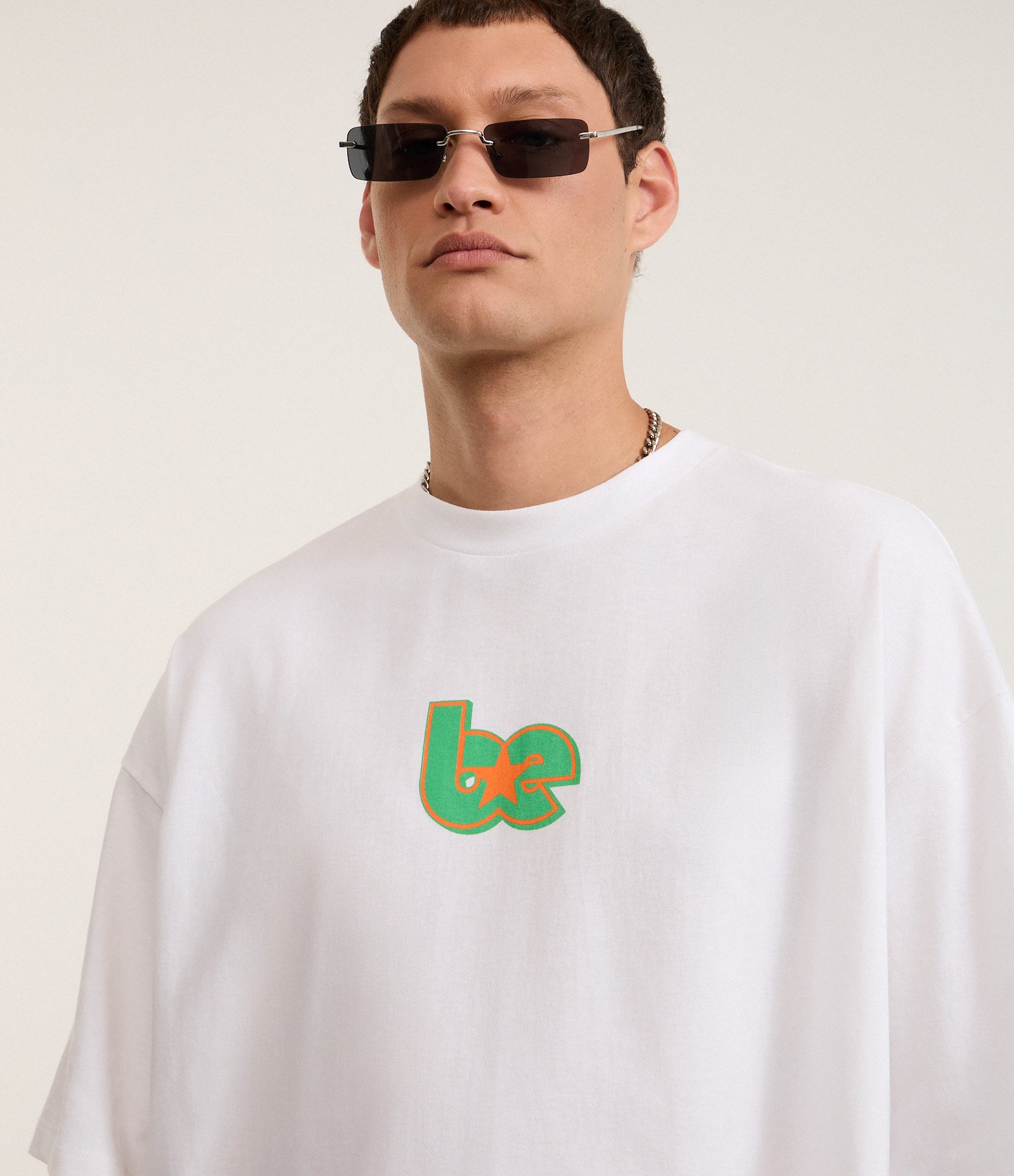 Camiseta Oversized em Algodão com Estampa Frente e Costas Billie Eilish Branco 2