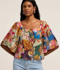 Blusa em Chiffon com Manga Godê e Estampa Floral