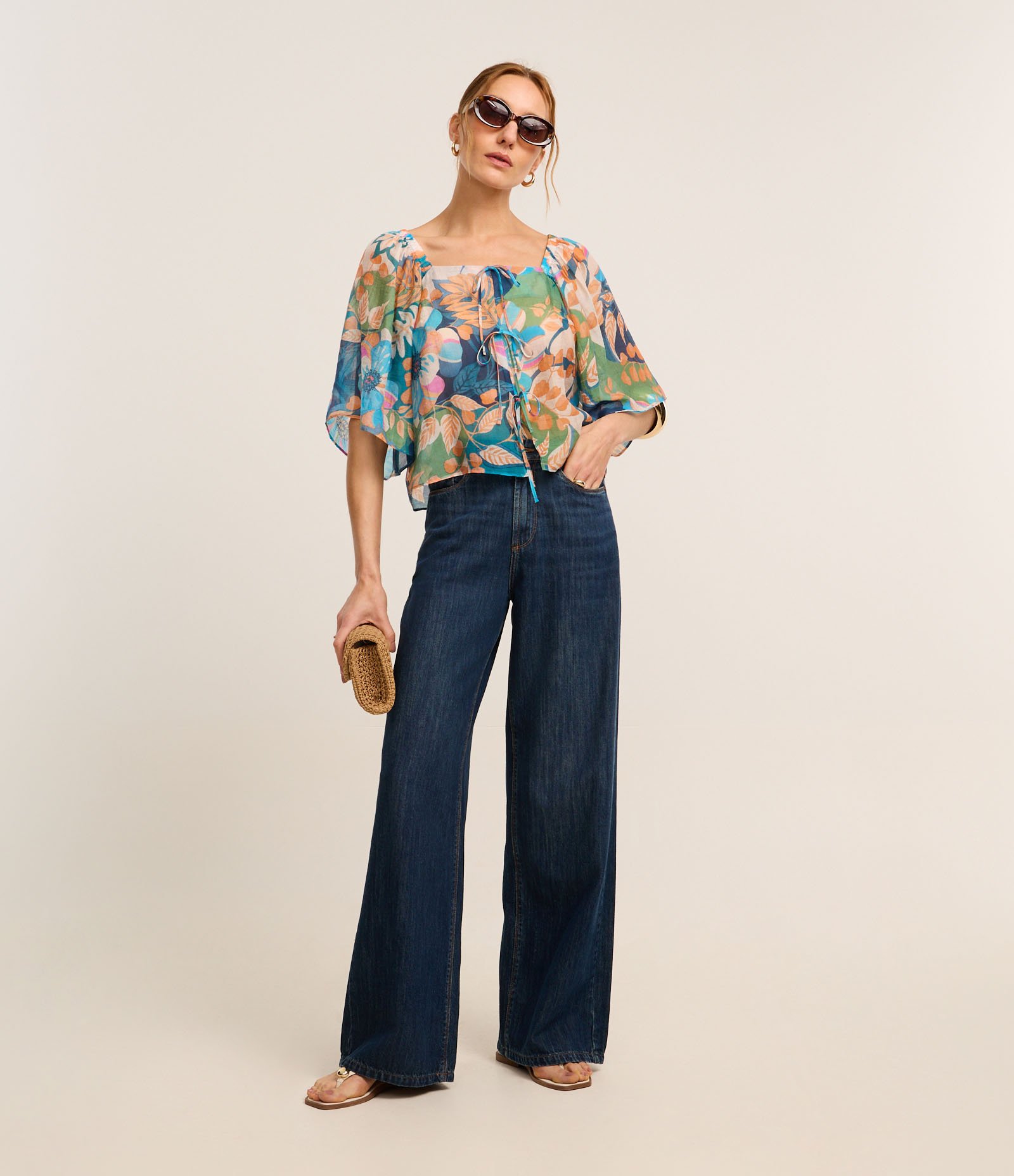 Blusa em Chiffon com Manga Ampla e Estampa Folhagem Multicores 1