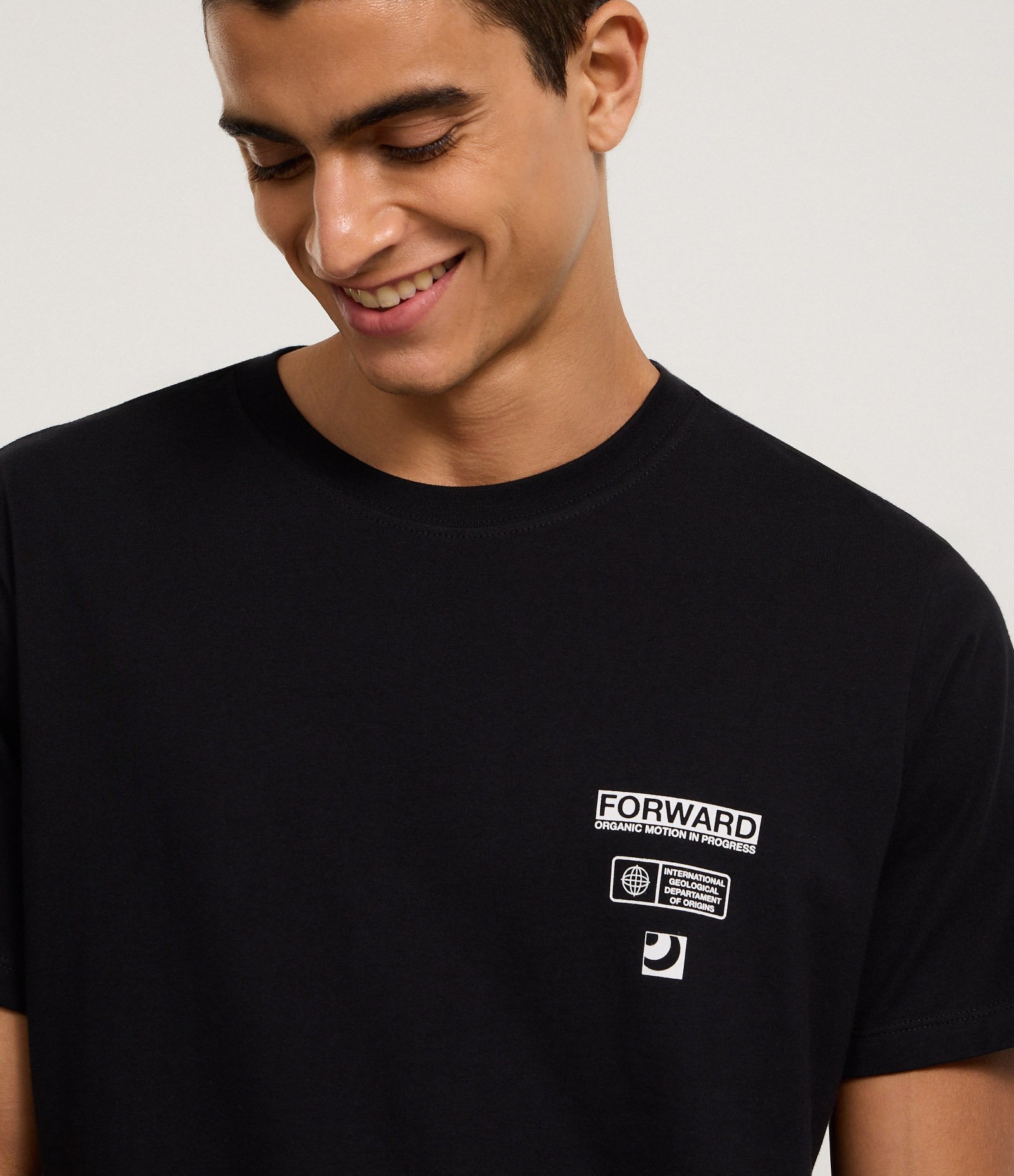 Camiseta Comfort em Algodão com Estampa Frente e Costas Mapa Topográfico Preto 4