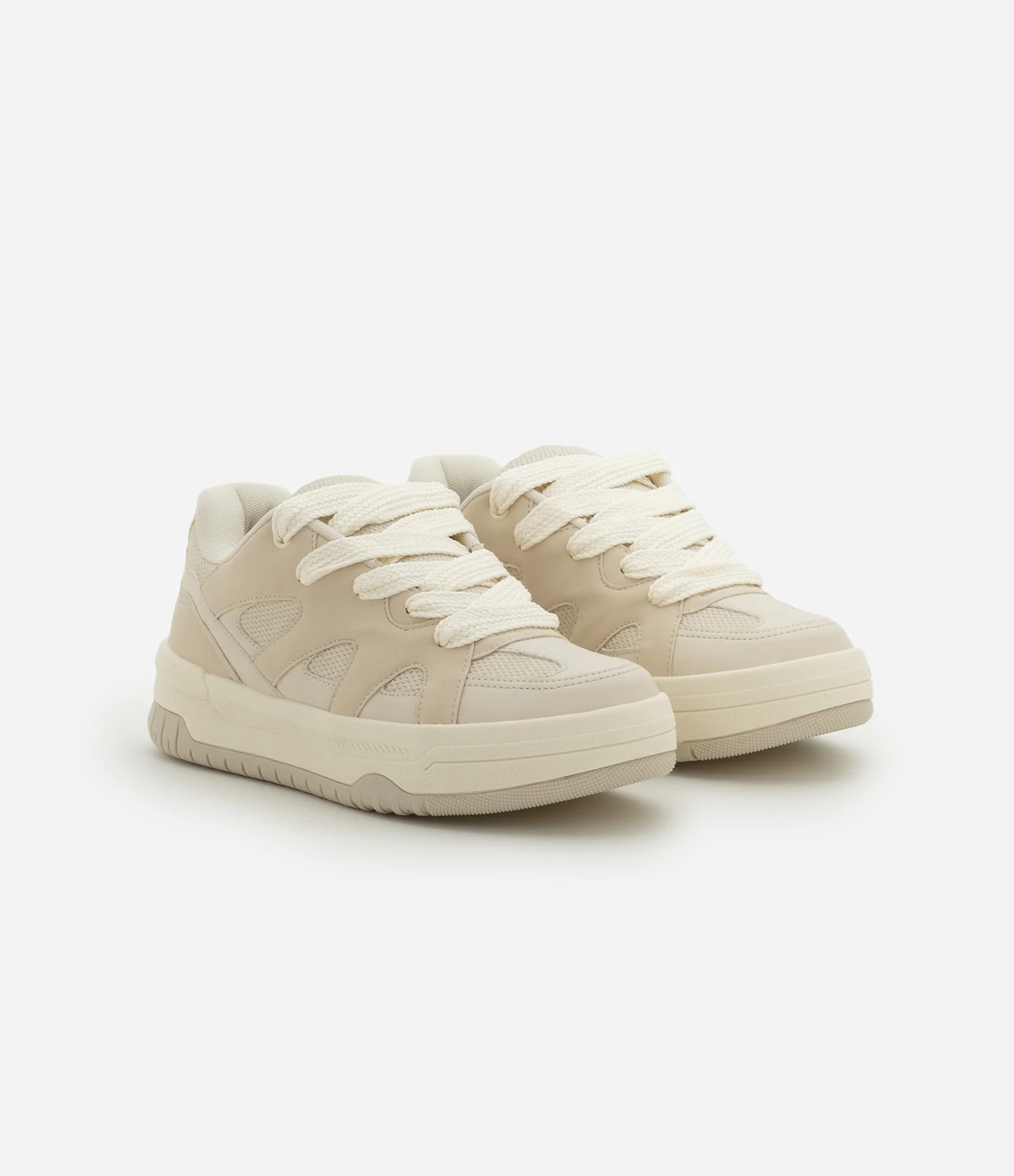 Tênis Casual com Sola Caixa e Cadarço Grosso Off White 2