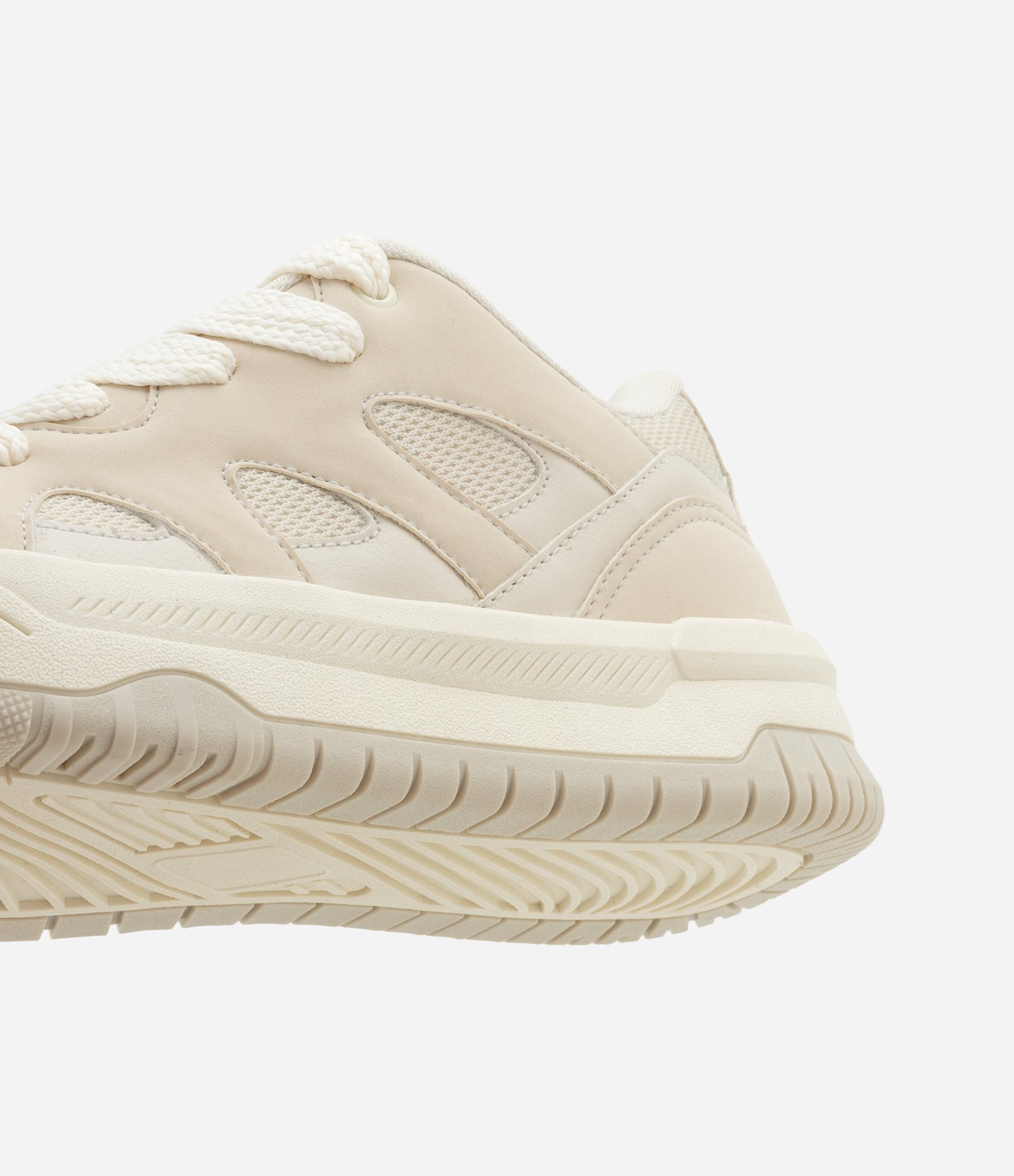 Tênis Casual com Sola Caixa e Cadarço Grosso Off White 3