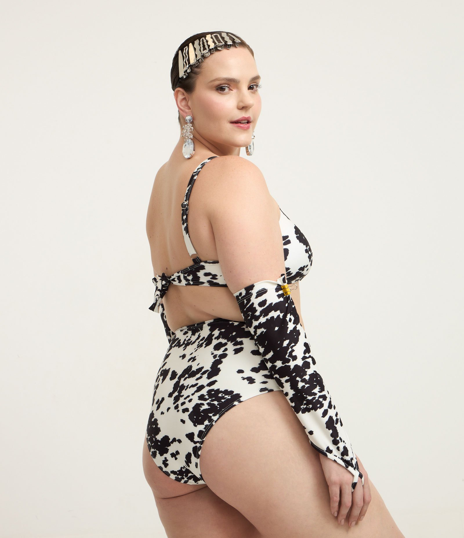 Biquíni Top Camisetinha com Estampa Animal Print Vaca Curve & Size Off White/Preto 4