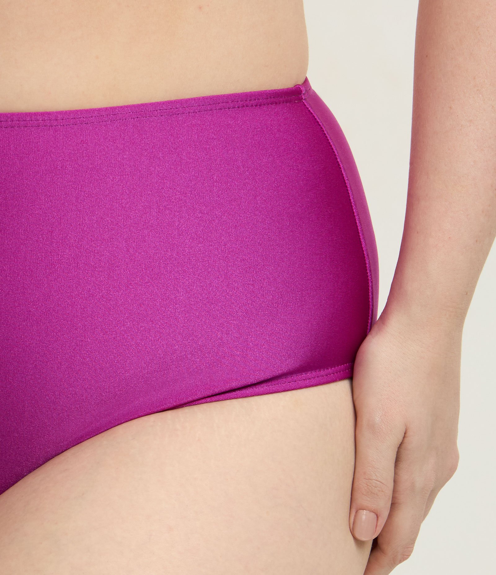 Biquíni Hot Pants em Microfibra Texturizada Curve & Plus Size Uva 3