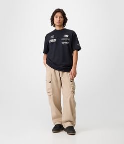 Calça Super Baggy em Microfibra com Bolsos