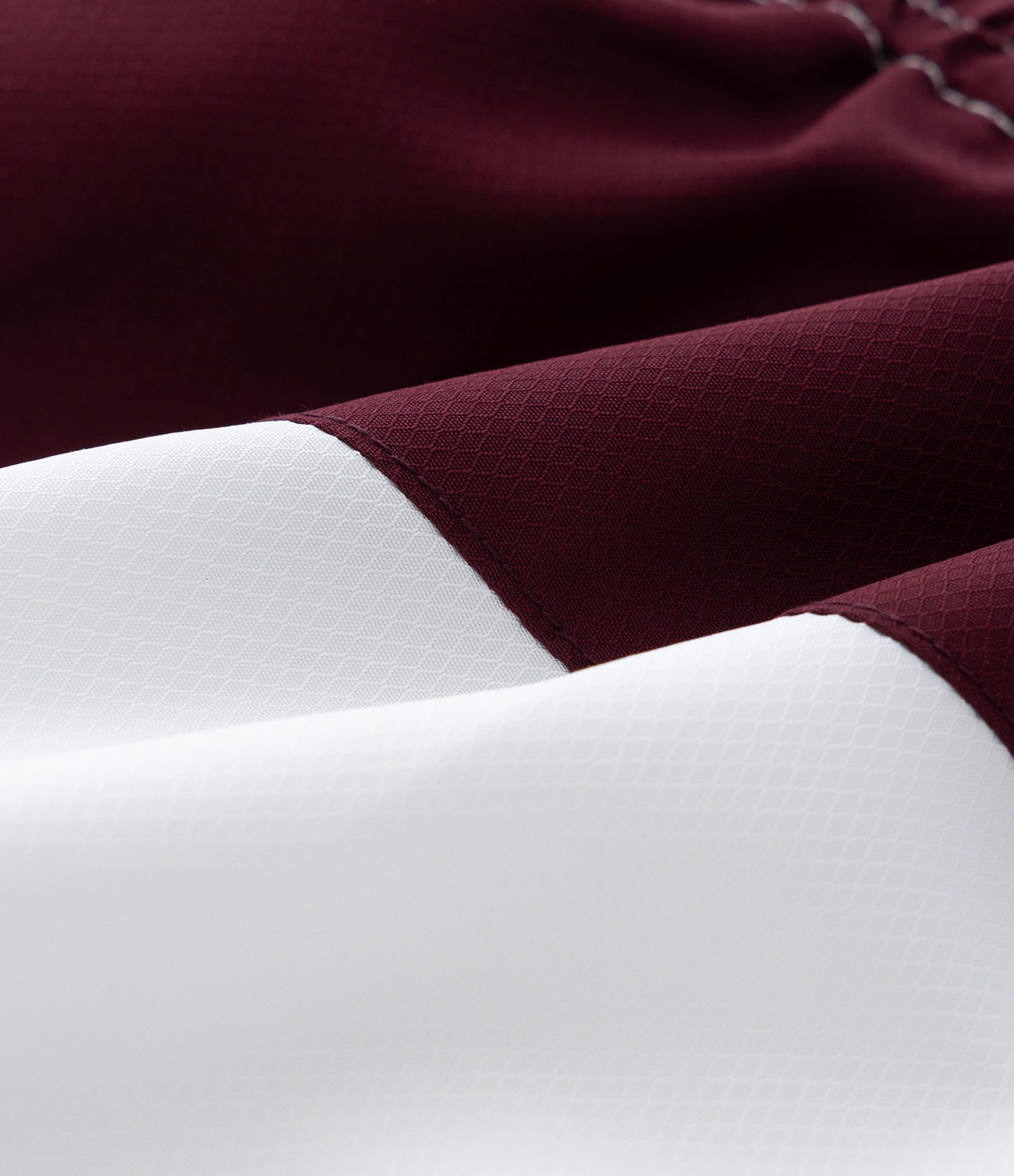 Bermuda Esportiva com Painéis Tricolor Branco 7