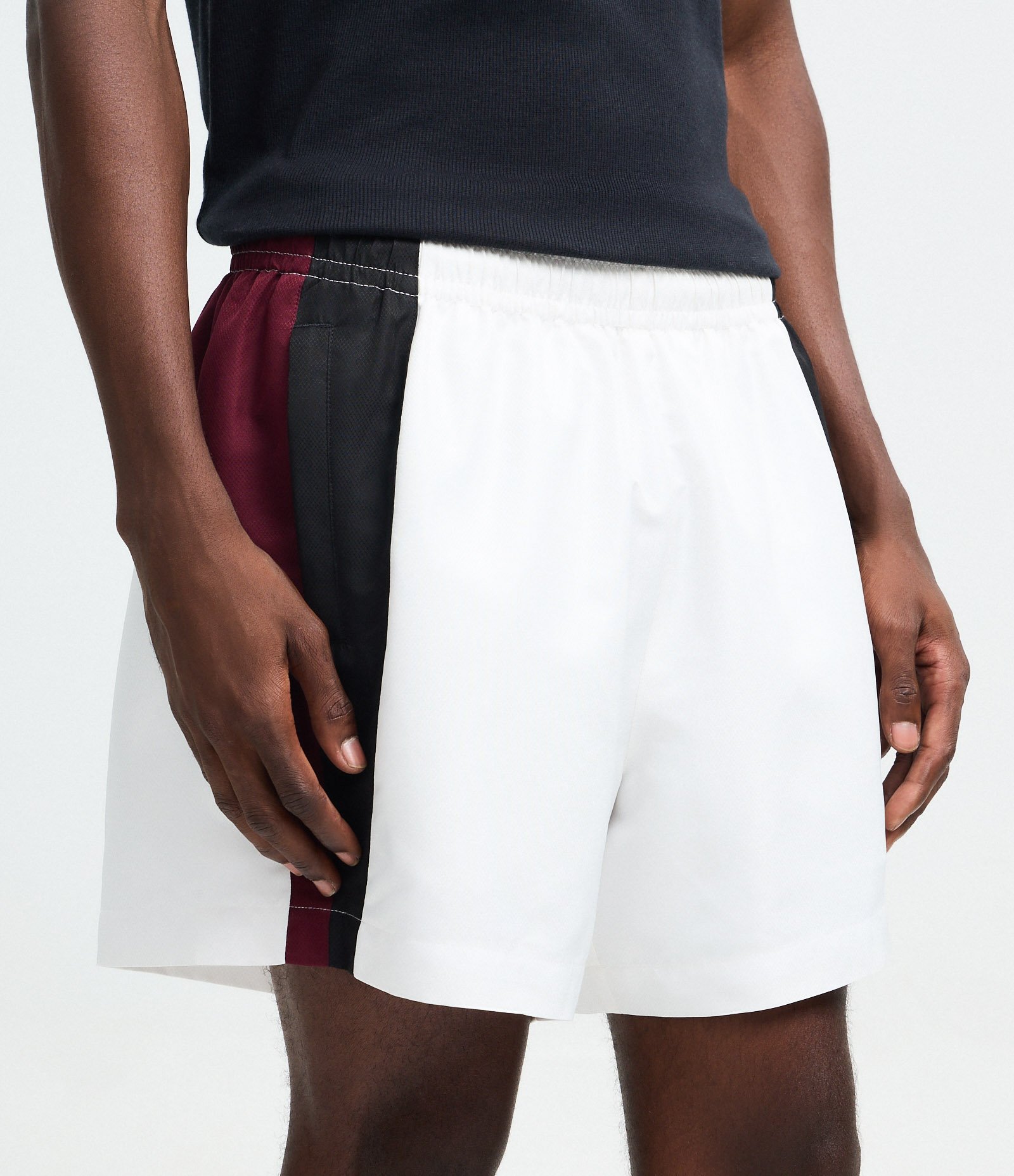 Bermuda Esportiva com Painéis Tricolor Branco 2