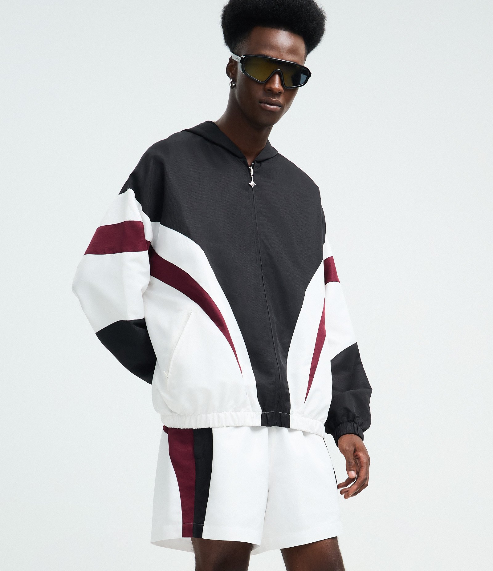 Bermuda Esportiva com Painéis Tricolor Branco 3