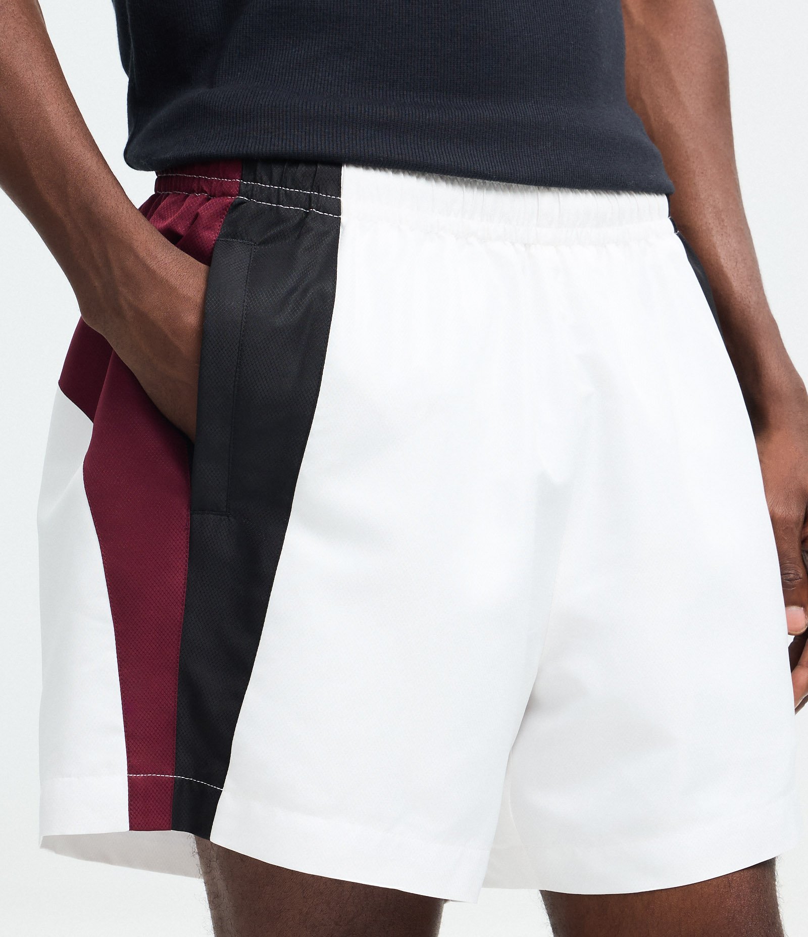 Bermuda Esportiva com Painéis Tricolor Branco 4