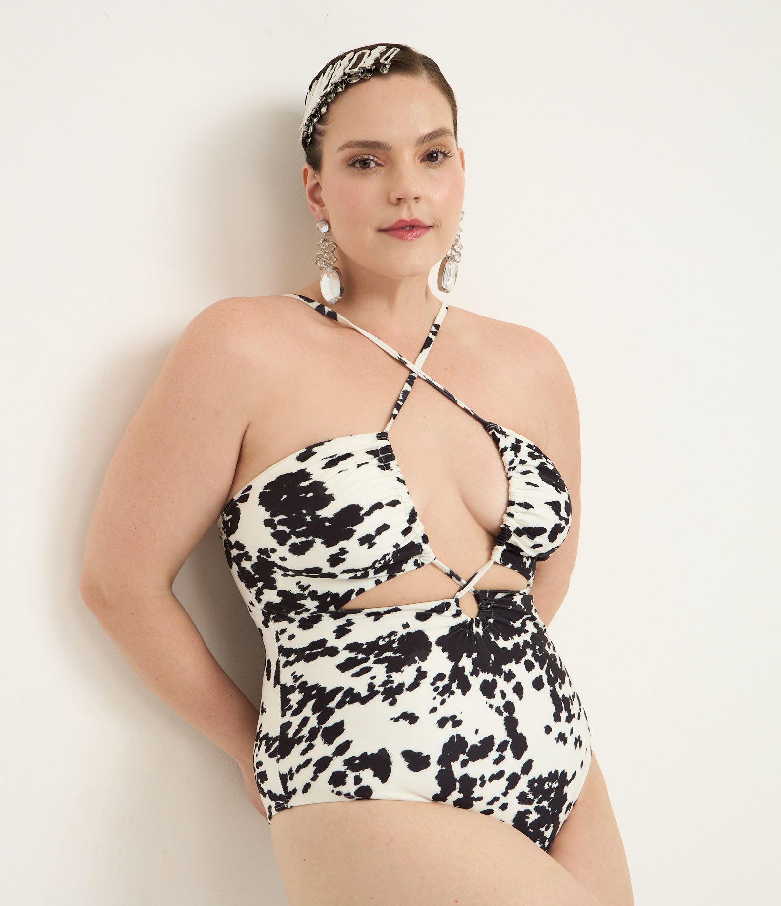 Maiô em Microfibra Estampa Animal Print Vaca Curve & Plus Size Off White/Preto 1