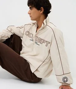 Jaqueta Masculina em Tecido Tecnológico com Estampa Frontal