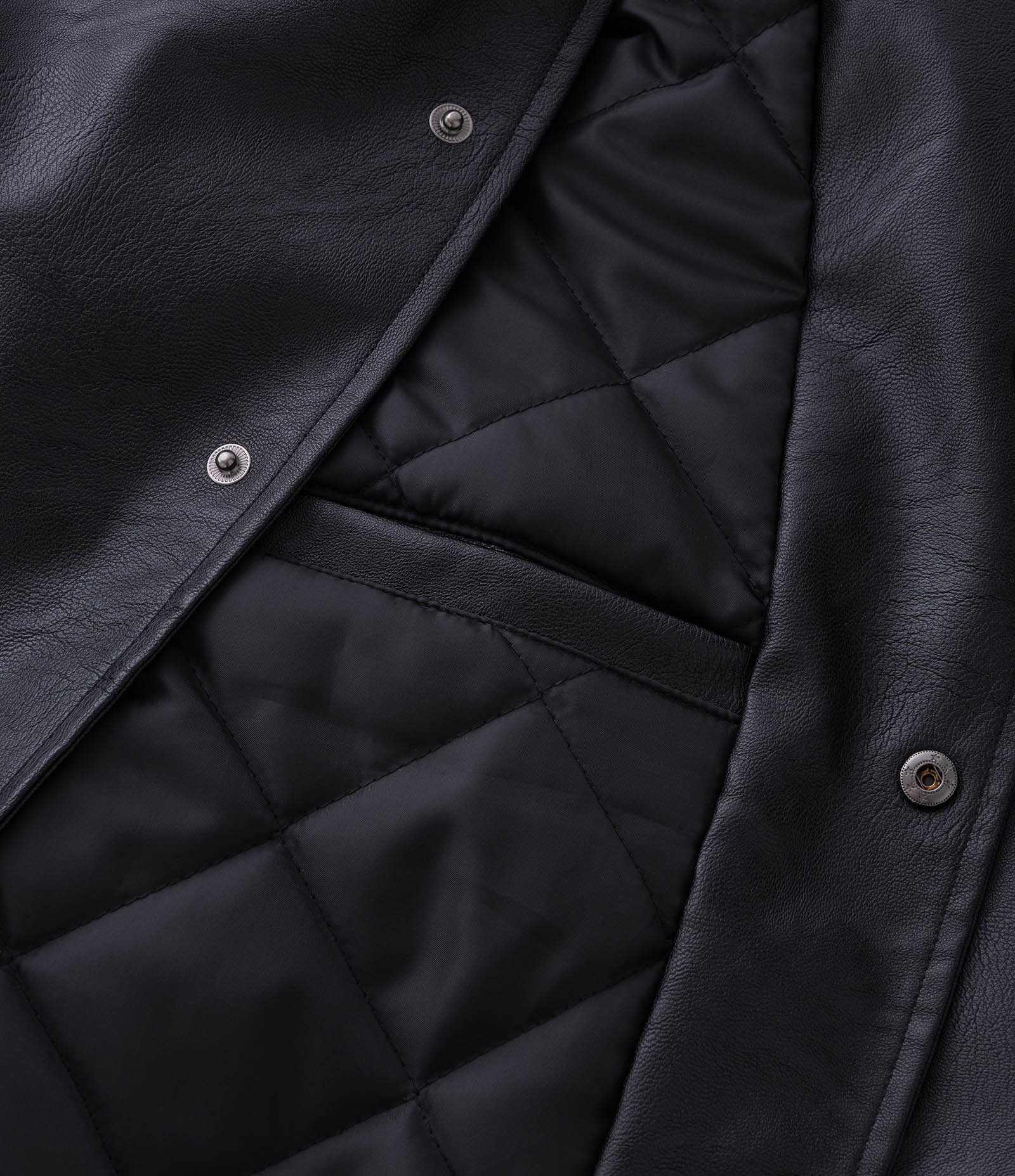 Jaqueta Bomber em PU com Recortes e Bordado na Frente e Costas Preto 8