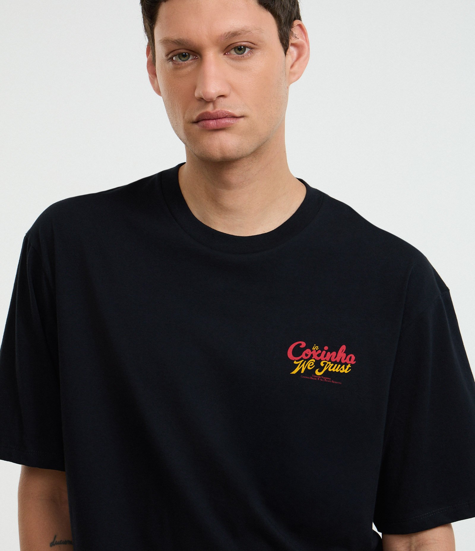 Camiseta Boxy em Algodão com Estampa Lettering Coxinha Preto 4