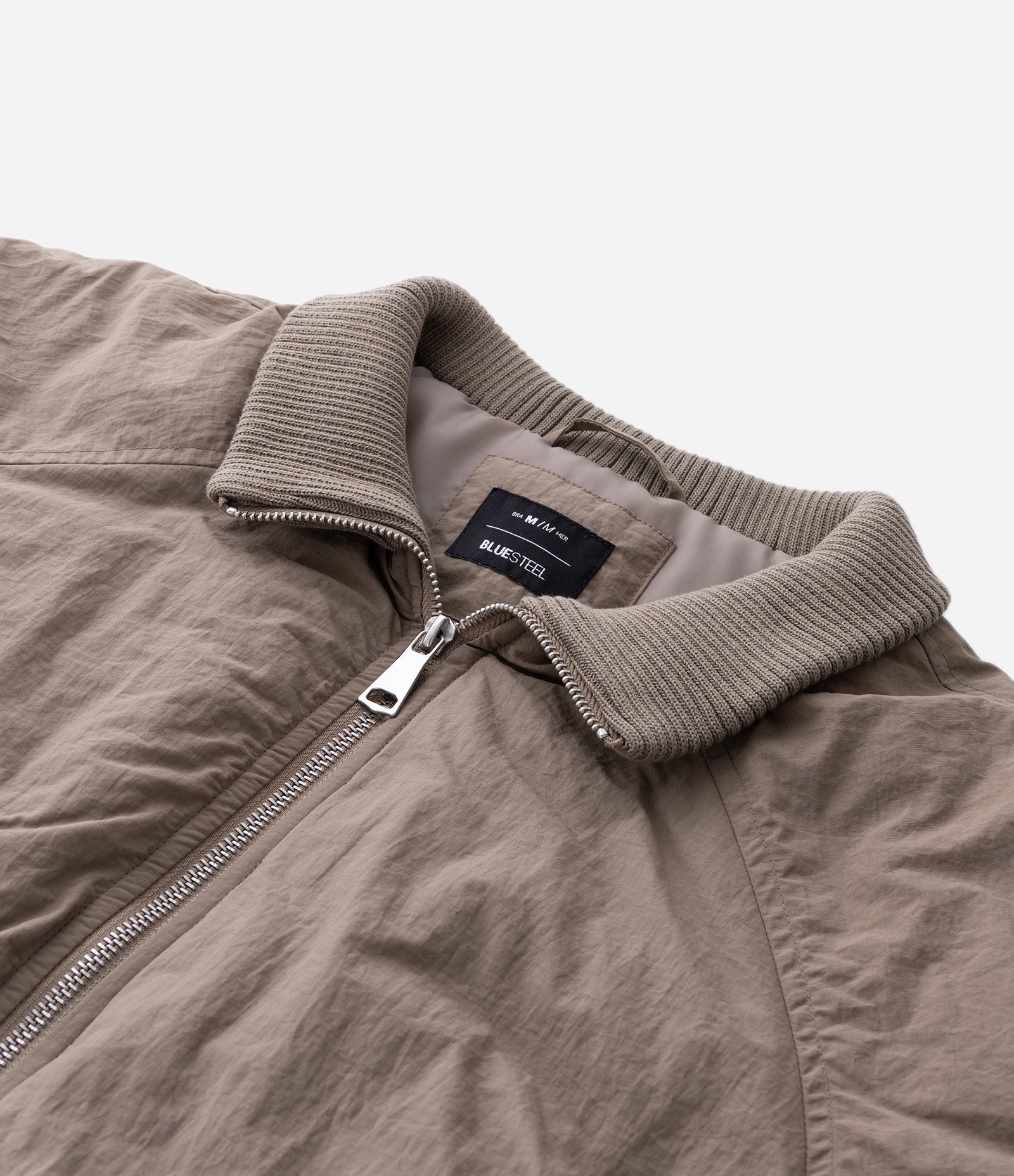 Jaqueta Bomber em Poliamida com Bolsos Bege 11