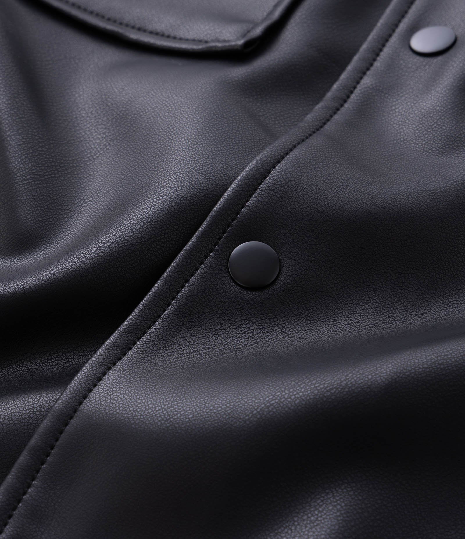 Camisa Manga Curta em PU com Bolsos Frontais Preto 6