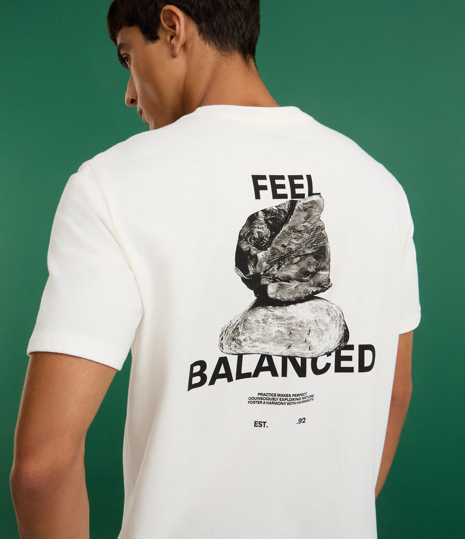 Camiseta Comfort em Algodão com Estampa de Pedras e Lettering Feel Balanced Branco 3