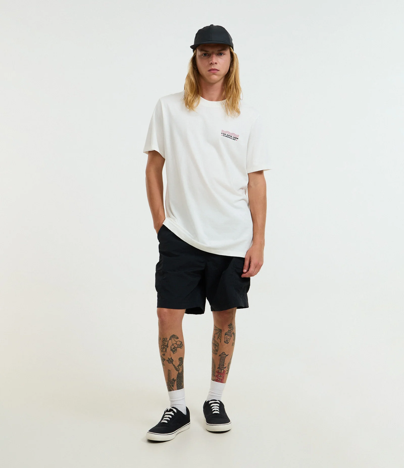 Camiseta Comfort em Algodão com Estampa de  Caveira e Lettering Tide Bone Crew Chronicles Branco 2