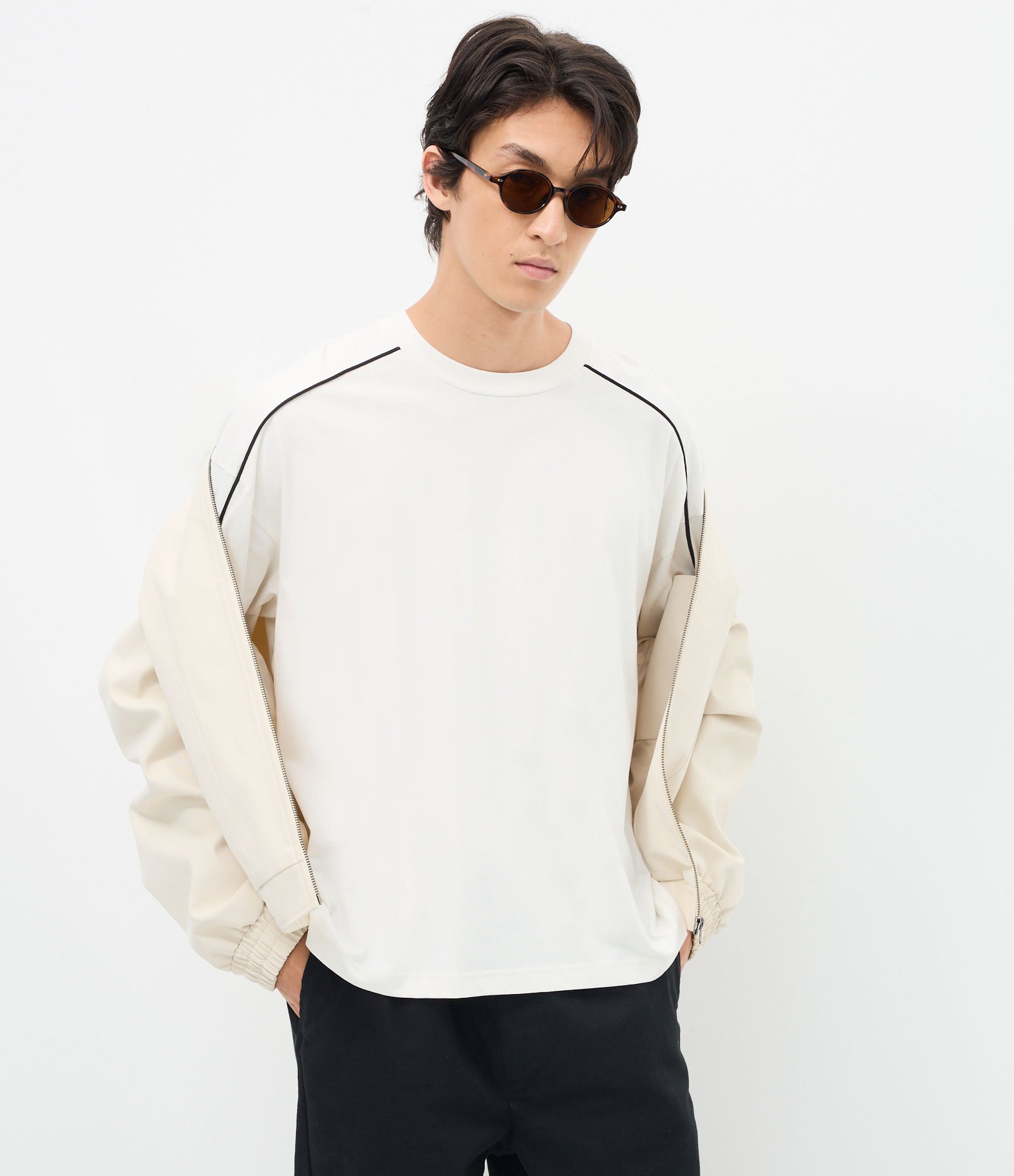 Camiseta Manga Curta em Algodão com Listra Contrastante no Ombro Branco 1