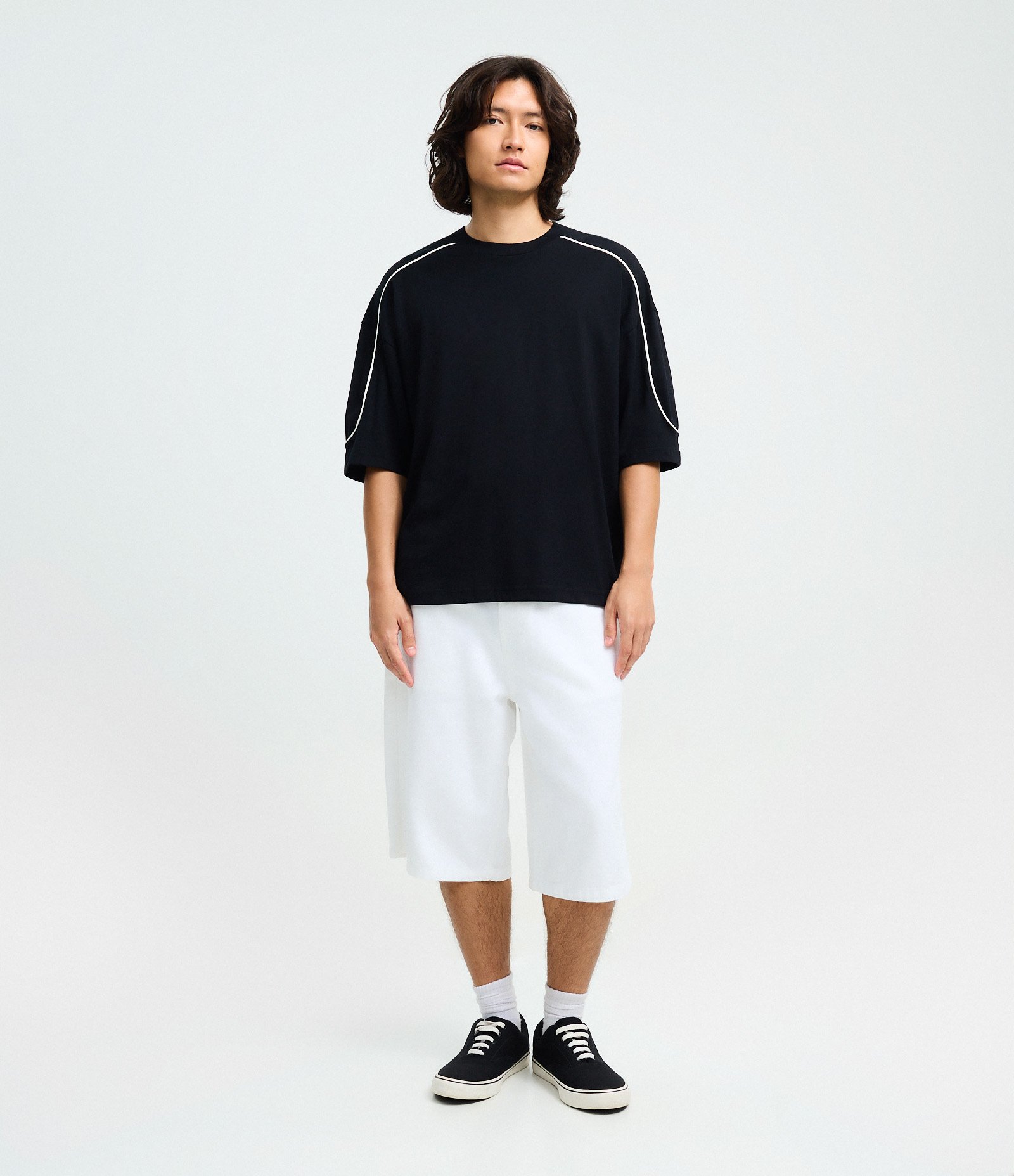 Camiseta Manga Curta em Algodão com Listra Contrastante no Ombro Preto 2
