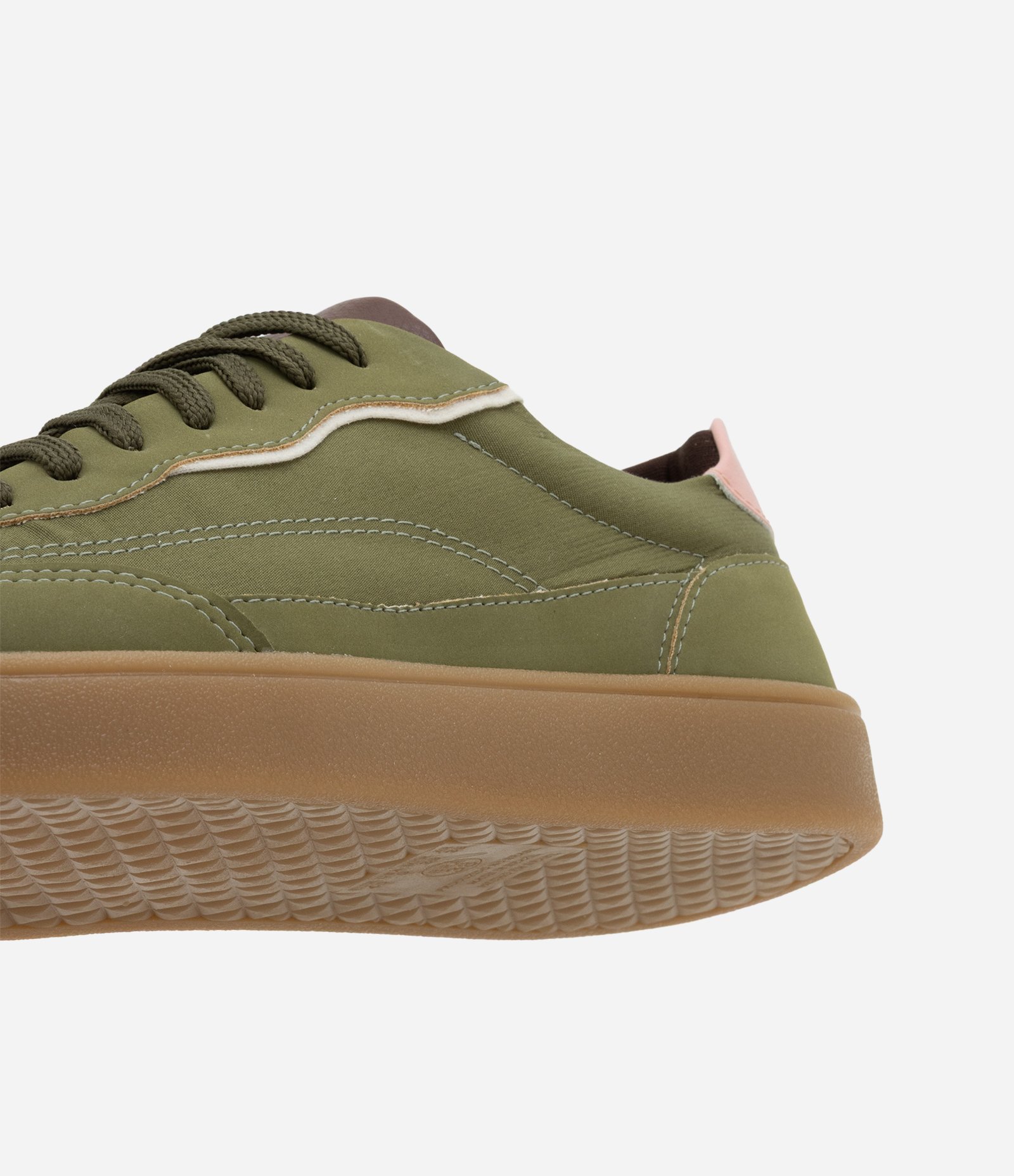 Tênis Estilo Chuteira com Recortes Contrastantes Verde 3