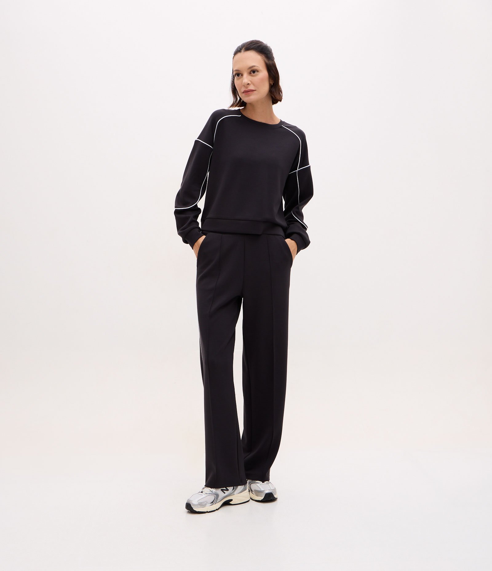 Calça Reta Esportiva em Modal com Cós em Ribana e Friso Contrastante Cinza Escuro 3