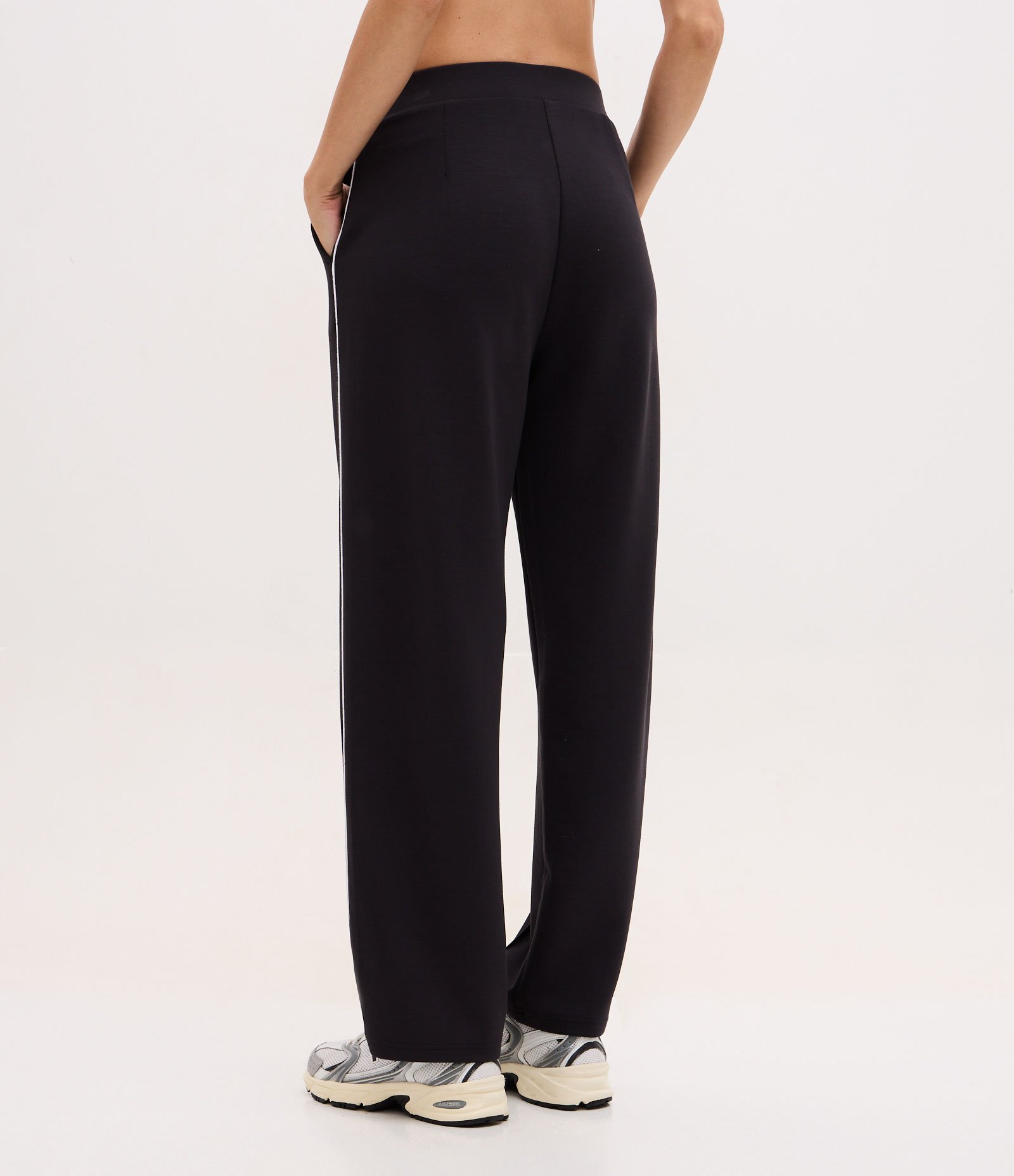 Calça Reta Esportiva em Modal com Cós em Ribana e Friso Contrastante Cinza Escuro 4