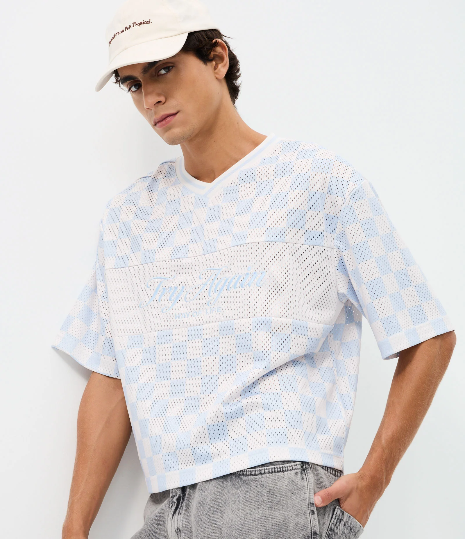 Camiseta Boxy Cropped em Mesh Quadriculado com Lettering Bordado Azul 1