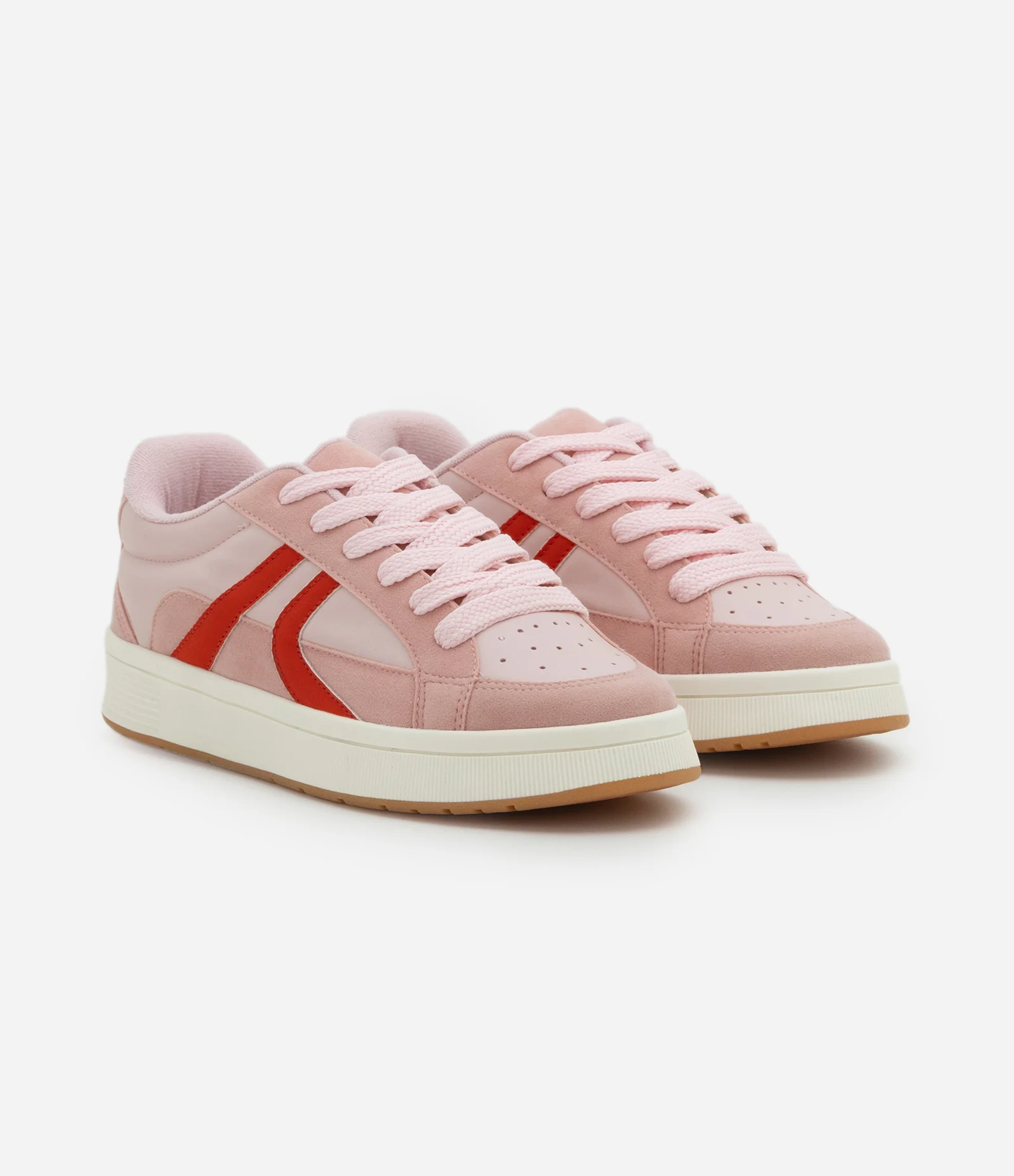 Tênis Casual com Sola Caixa e Detalhe Contrastante Rosa 2