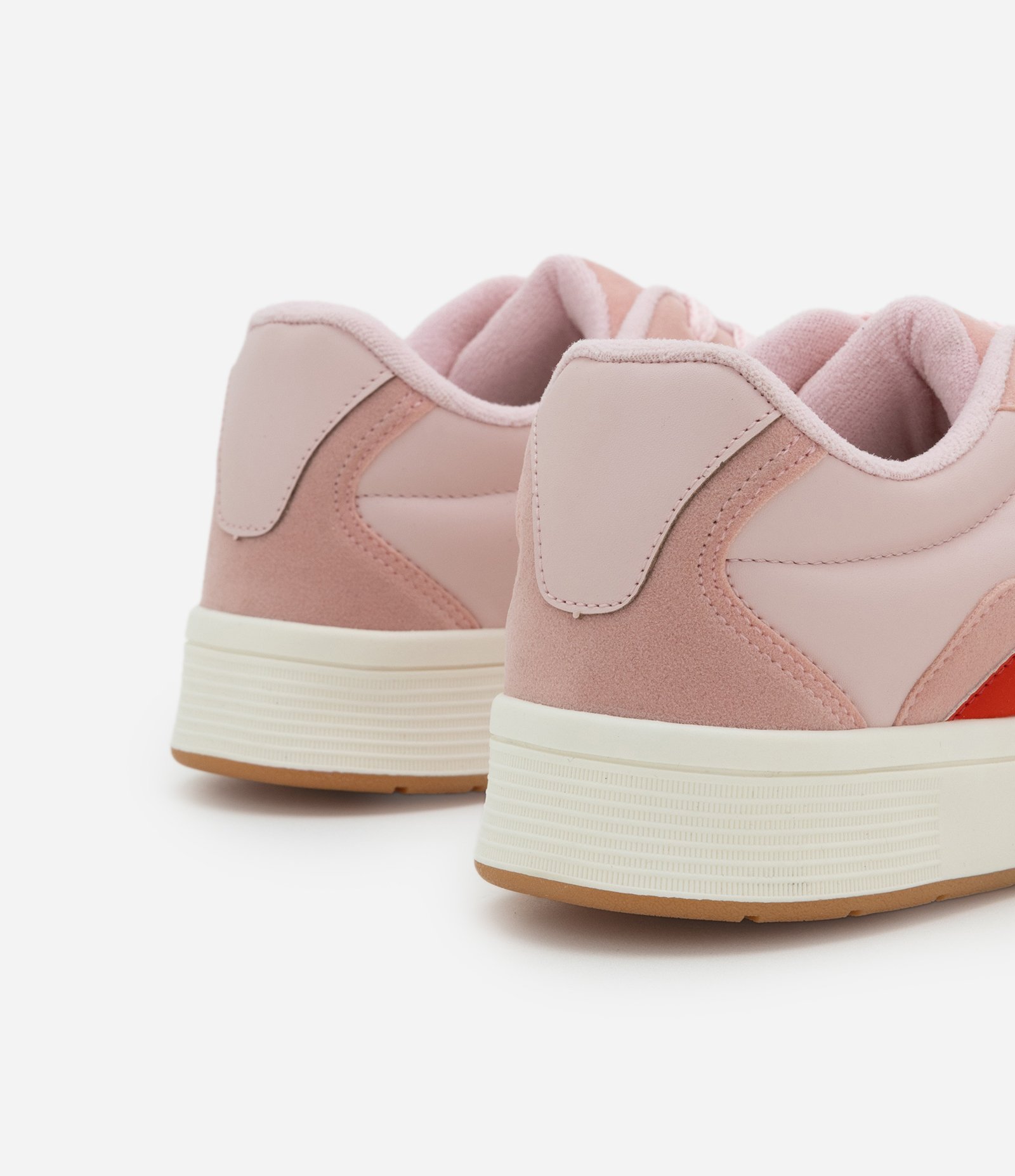 Tênis Casual com Sola Caixa e Detalhe Contrastante Rosa 4
