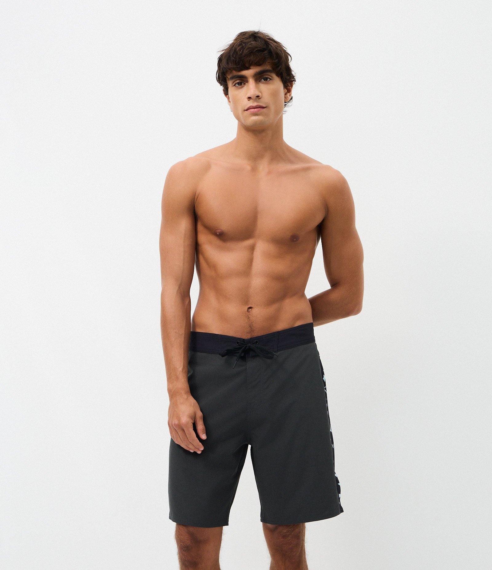 Bermuda de Banho com Faixa Tribal Preto 1