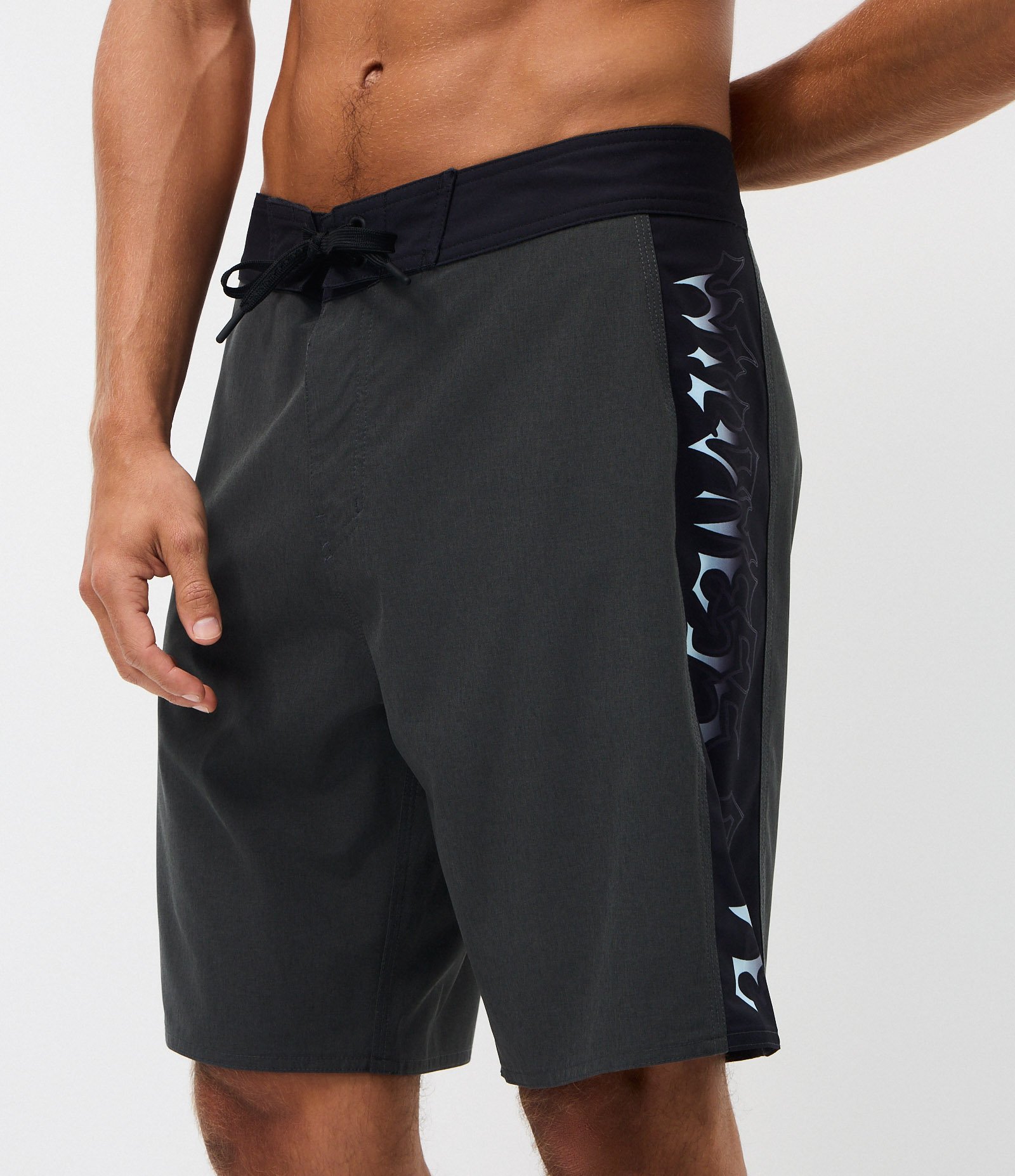 Bermuda de Banho com Faixa Tribal Preto 2