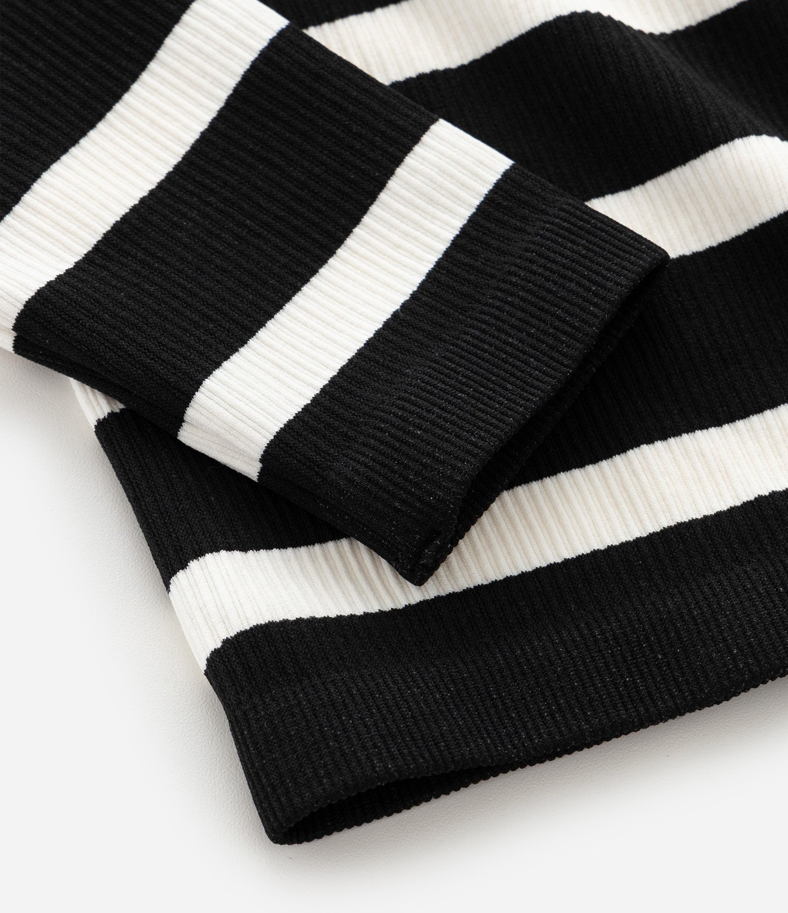 Camiseta Infantil Seamless Listrada com Gola Alta – Tam 5 a 14 Anos Preto 4