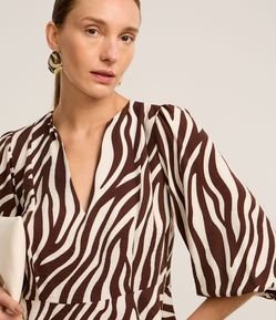 Blusa em Crepe com Manga Bufante e Estampa Zebra