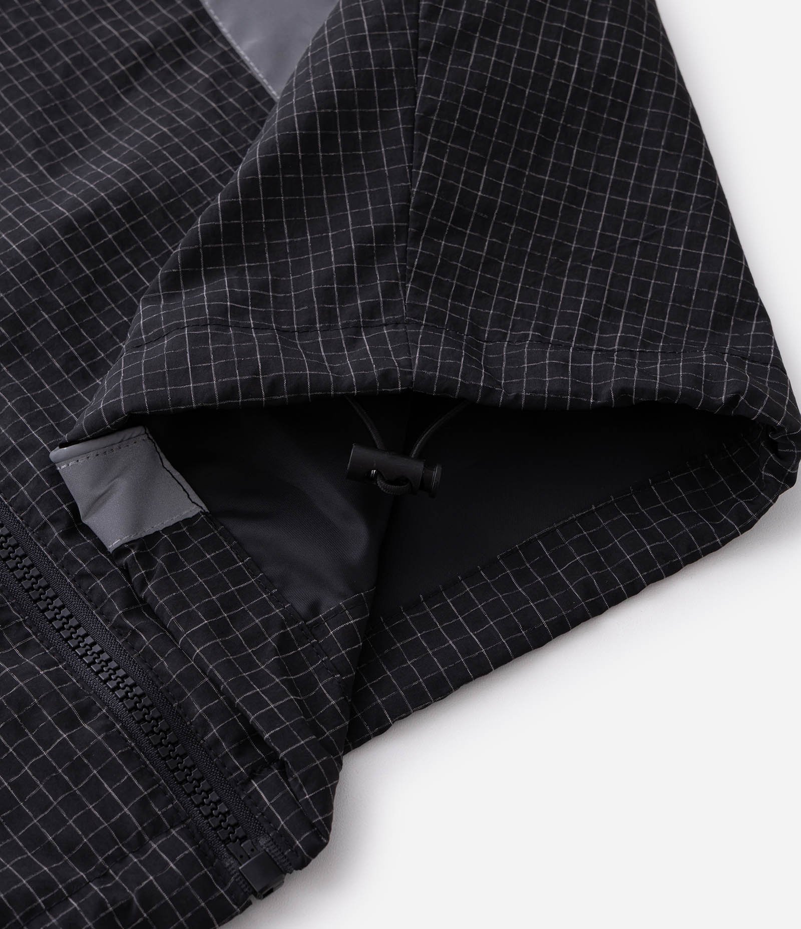 Jaqueta Leve Tecnologico Liso Quadriculado com Painéis Refletivos Preto 10